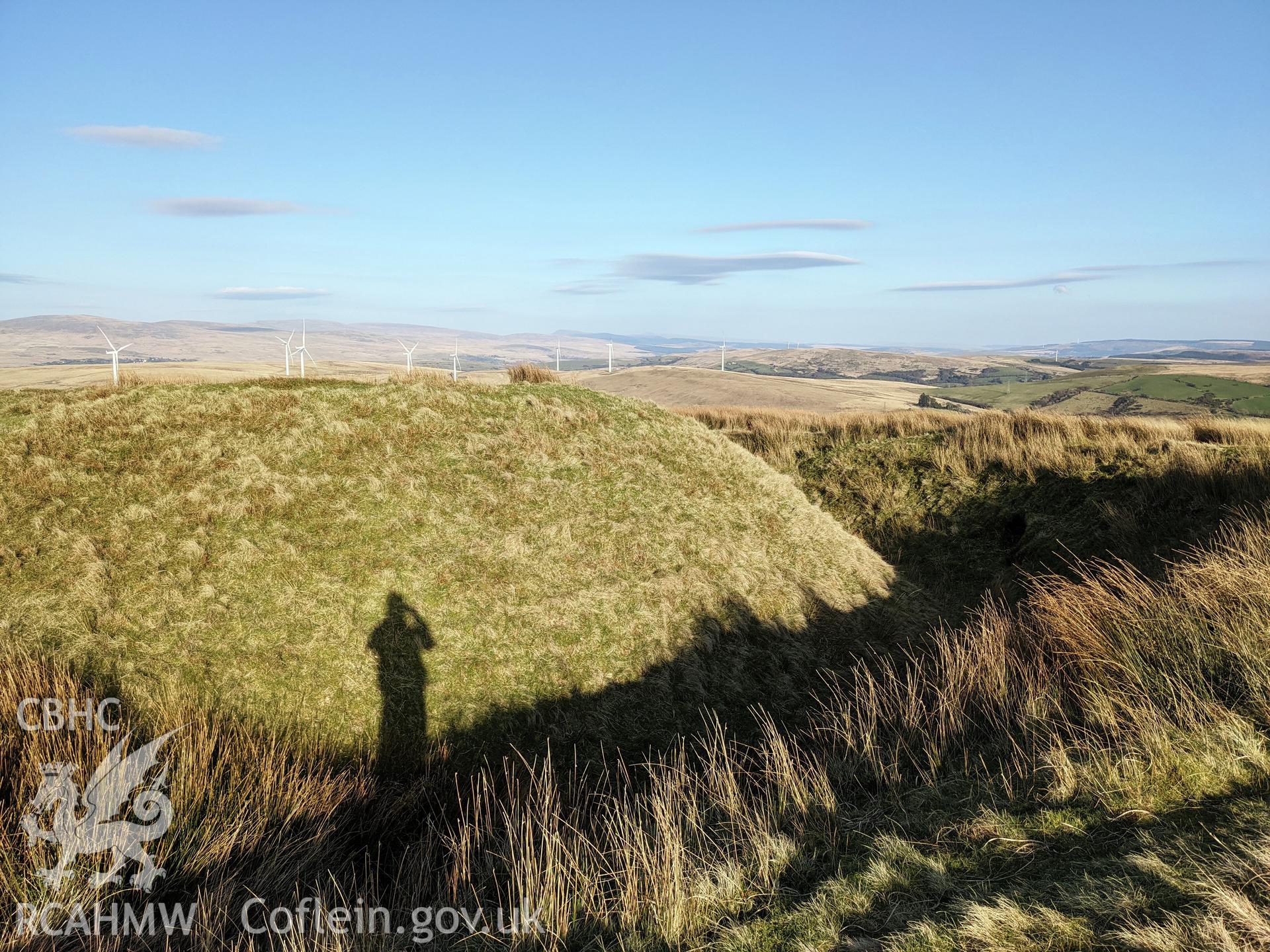 Penlle'r Castell earthworks looking east Taken by Meilyr Powel.