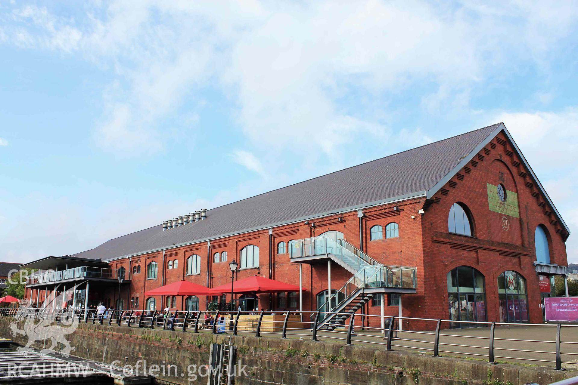 Coast Lines warehouse. Long south wall Taken by Meilyr Powel.