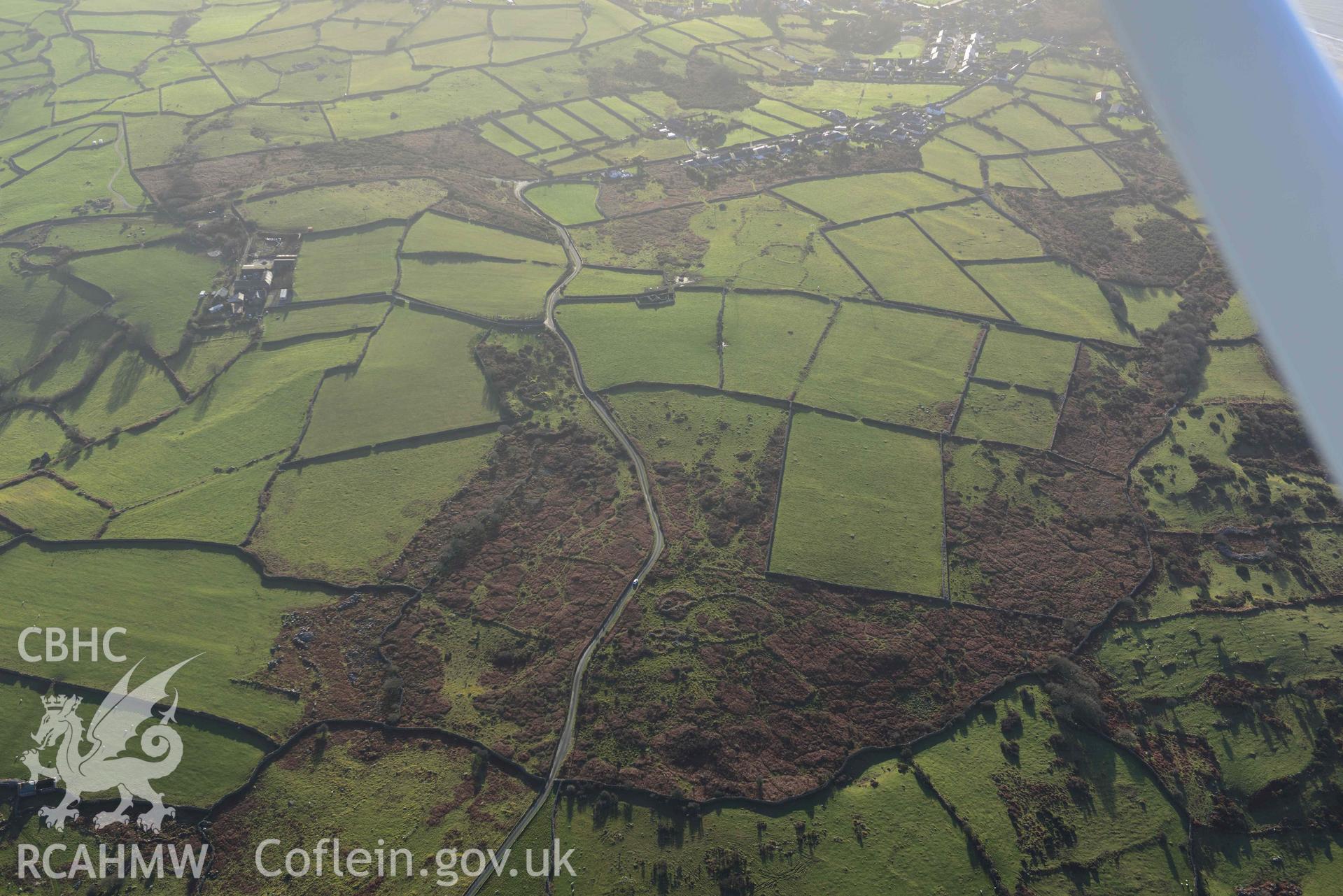 Oblique aerial photograph of Muriau'r Gwyddelod, settlement complex. Taken during the Royal Commission