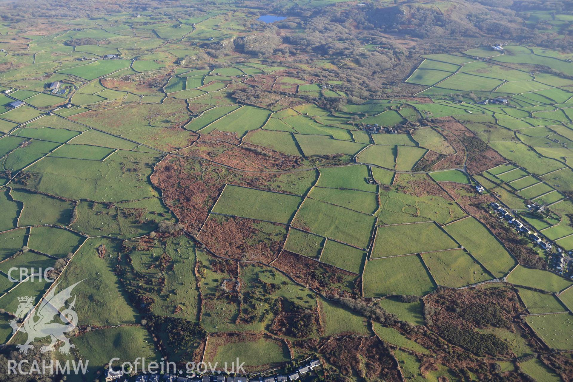 Oblique aerial photograph of Muriau'r Gwyddelod, settlement complex, view from north. Taken during the Royal Commission