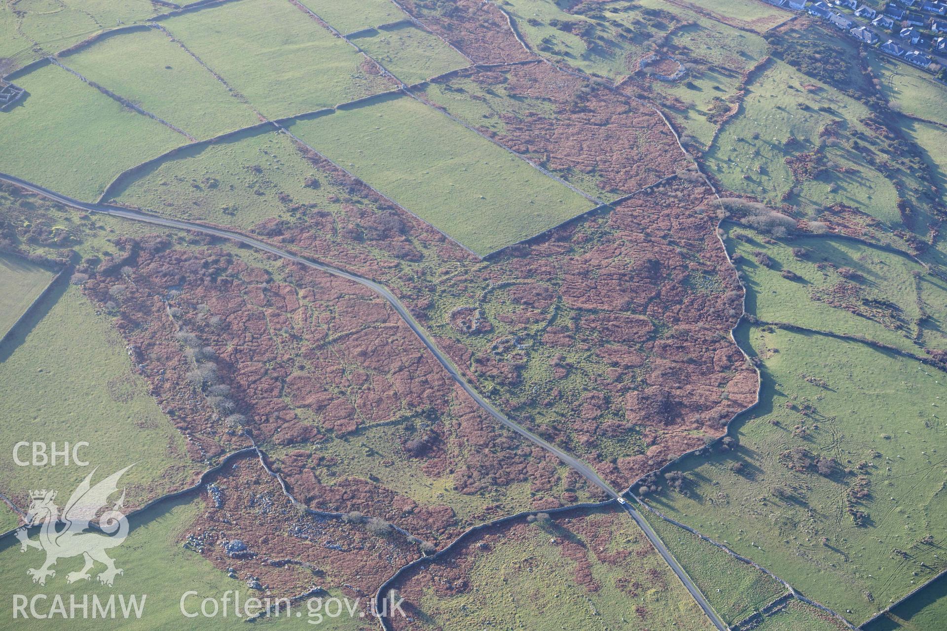 Oblique aerial photograph of Muriau'r Gwyddelod, settlement complex. Taken during the Royal Commission