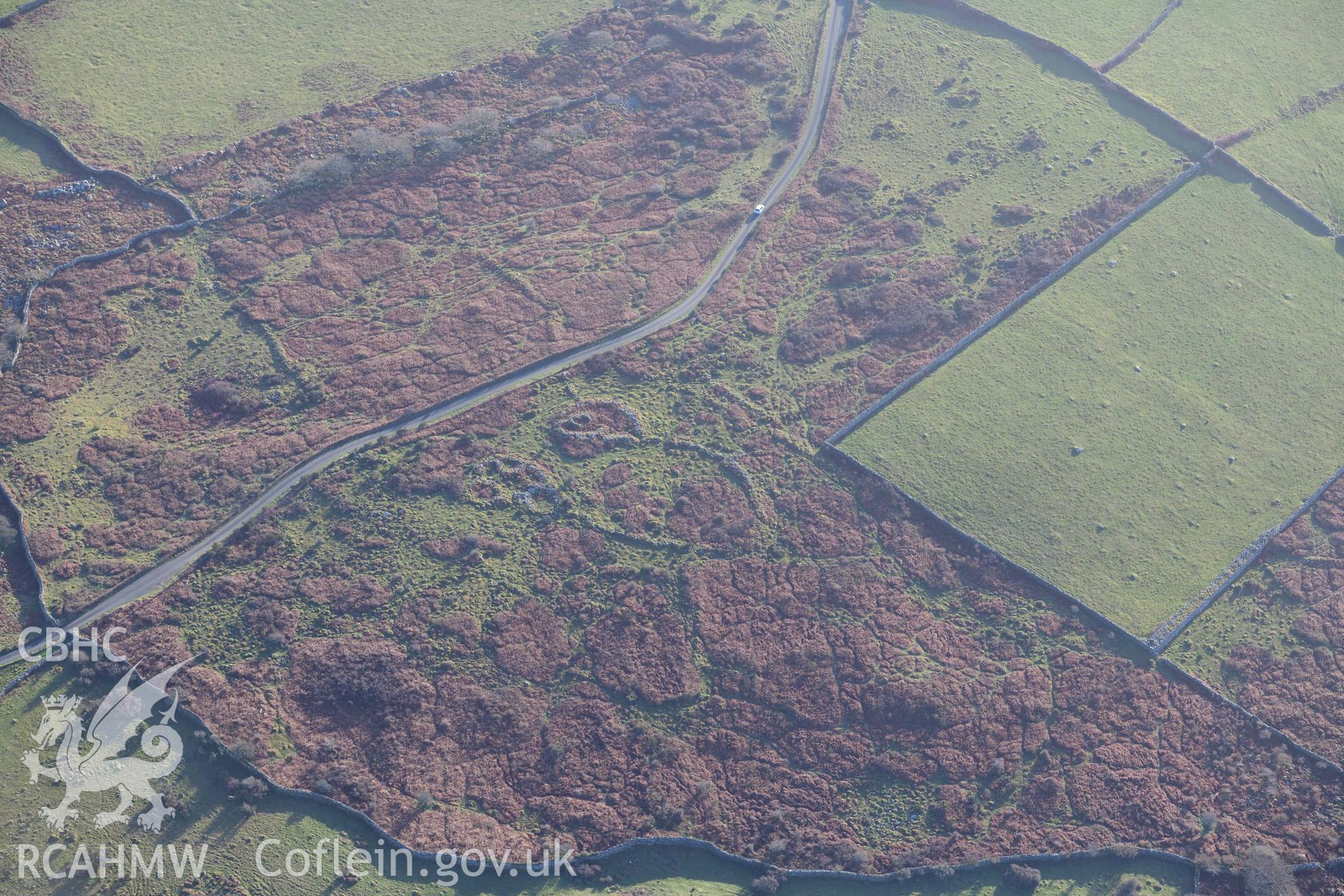 Oblique aerial photograph of Muriau'r Gwyddelod, settlement complex. Taken during the Royal Commission