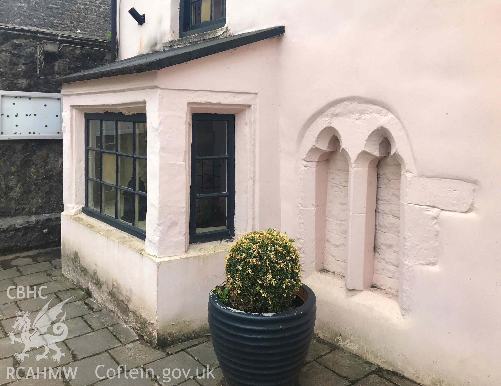 Digital photograph showing detailed view of Old Masons Arms. Produced by Paul Davis in 2020