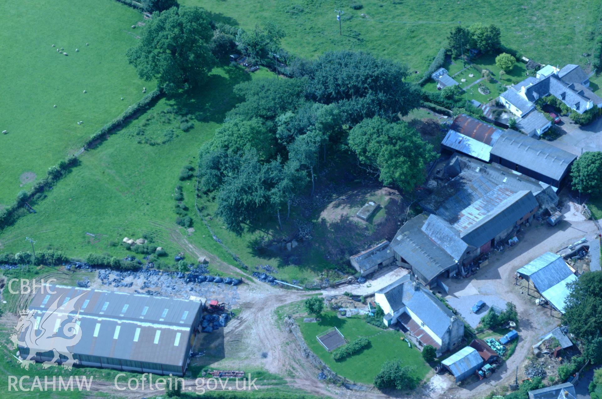 RCAHMW colour oblique aerial photograph of Newcastle Castle taken on 02/06/2004 by Toby Driver