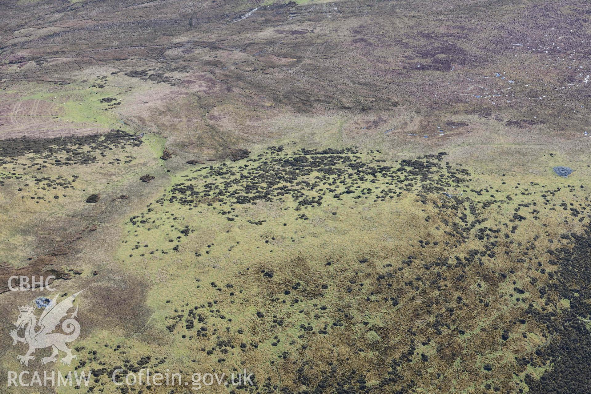 Banc Ystrad-wen cairn cemetery. Oblique aerial photograph taken during the Royal Commission’s programme of archaeological aerial reconnaissance by Toby Driver on 14 March 2022.