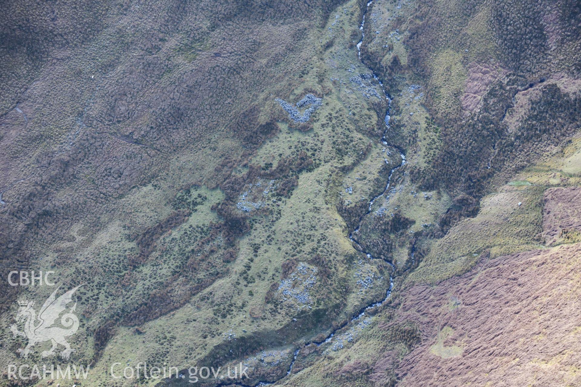 Bryn Melyn hafotau. Oblique aerial photograph taken during the Royal Commission’s programme of archaeological aerial reconnaissance by Toby Driver on 14 March 2022.