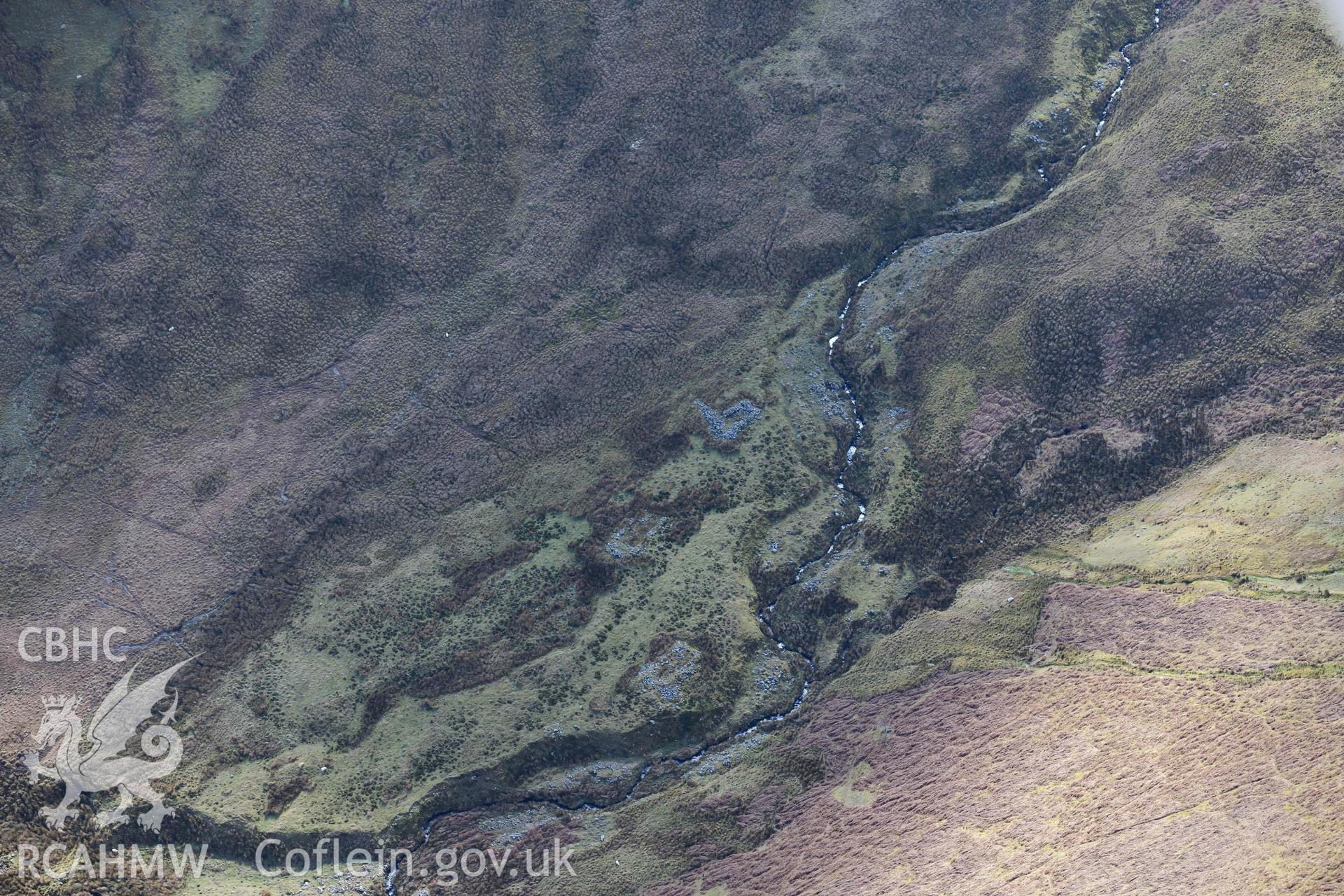 Bryn Melyn hafotau. Oblique aerial photograph taken during the Royal Commission’s programme of archaeological aerial reconnaissance by Toby Driver on 14 March 2022.