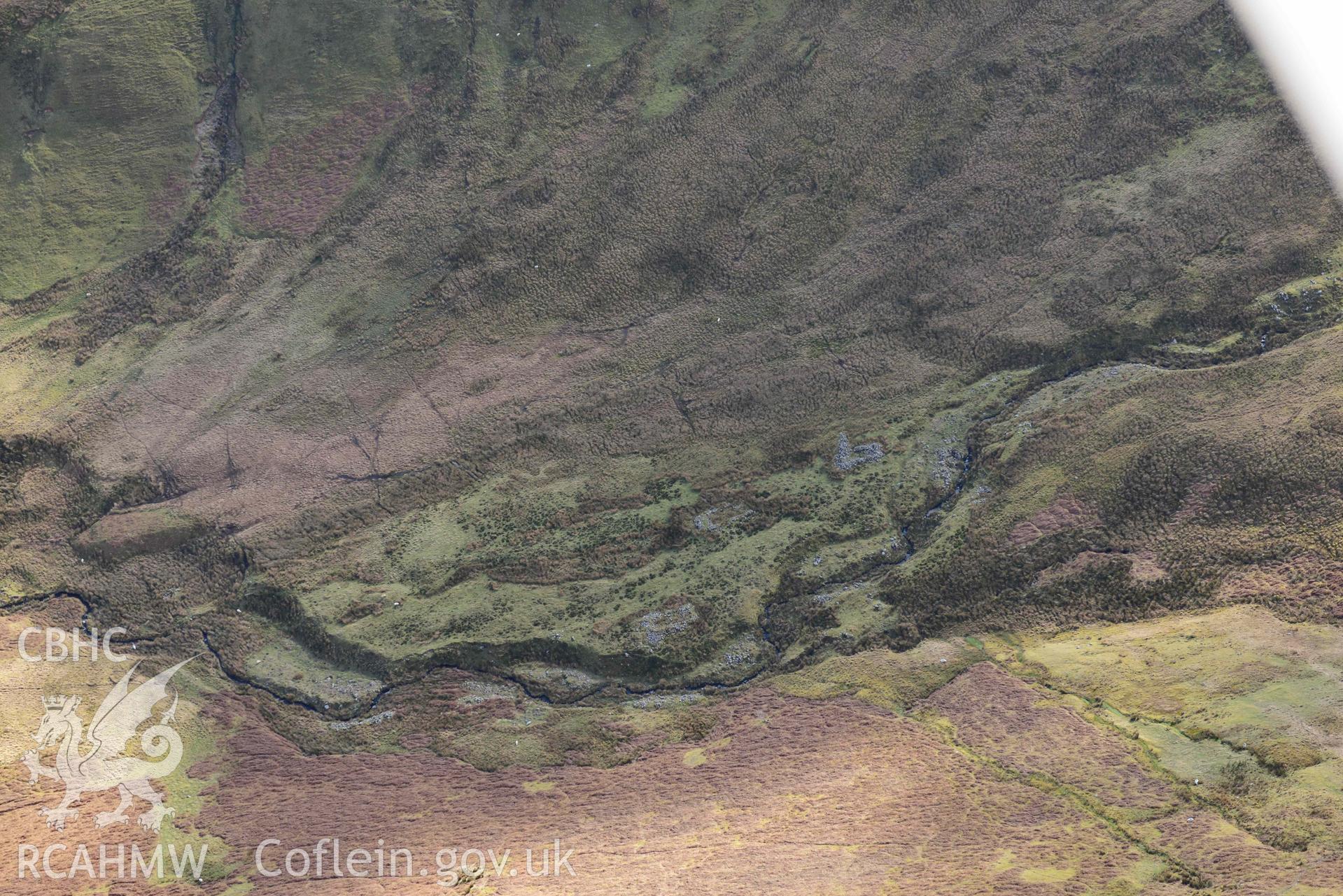 Bryn Melyn hafotau. Oblique aerial photograph taken during the Royal Commission’s programme of archaeological aerial reconnaissance by Toby Driver on 14 March 2022.