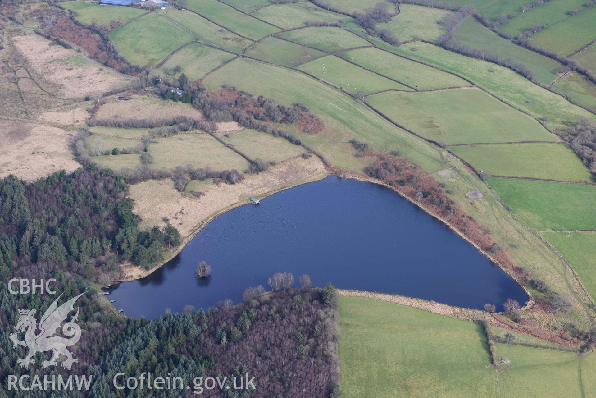 Llyn Gwyn enclosure. Oblique aerial photograph taken during the Royal Commission’s programme of archaeological aerial reconnaissance by Toby Driver on 14 March 2022.