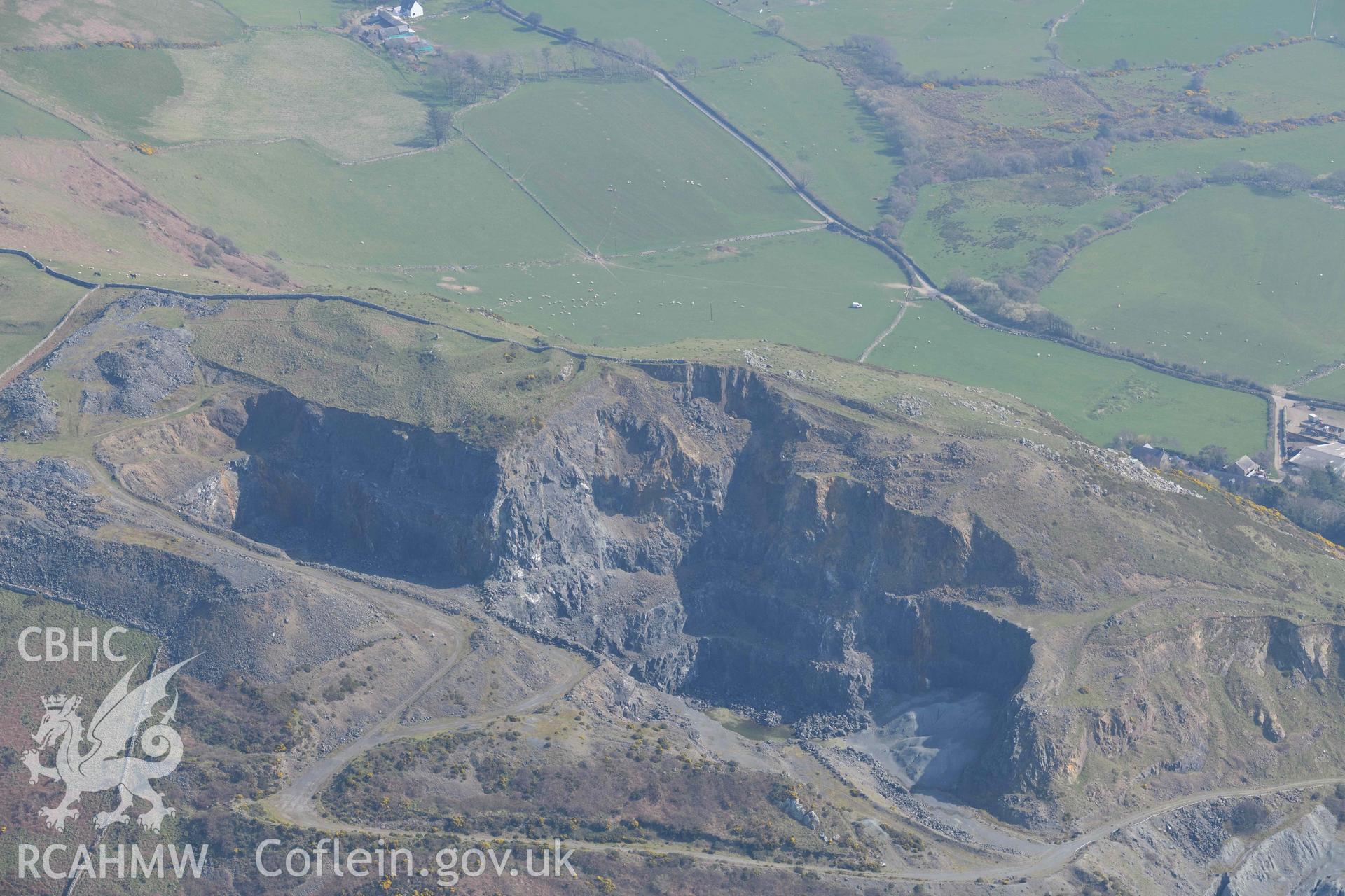 Tal y Gareg Hillfort. Oblique aerial photographs taken during the Royal Commission’s programme of archaeological aerial reconnaissance by Toby Driver on 25 March 2022.