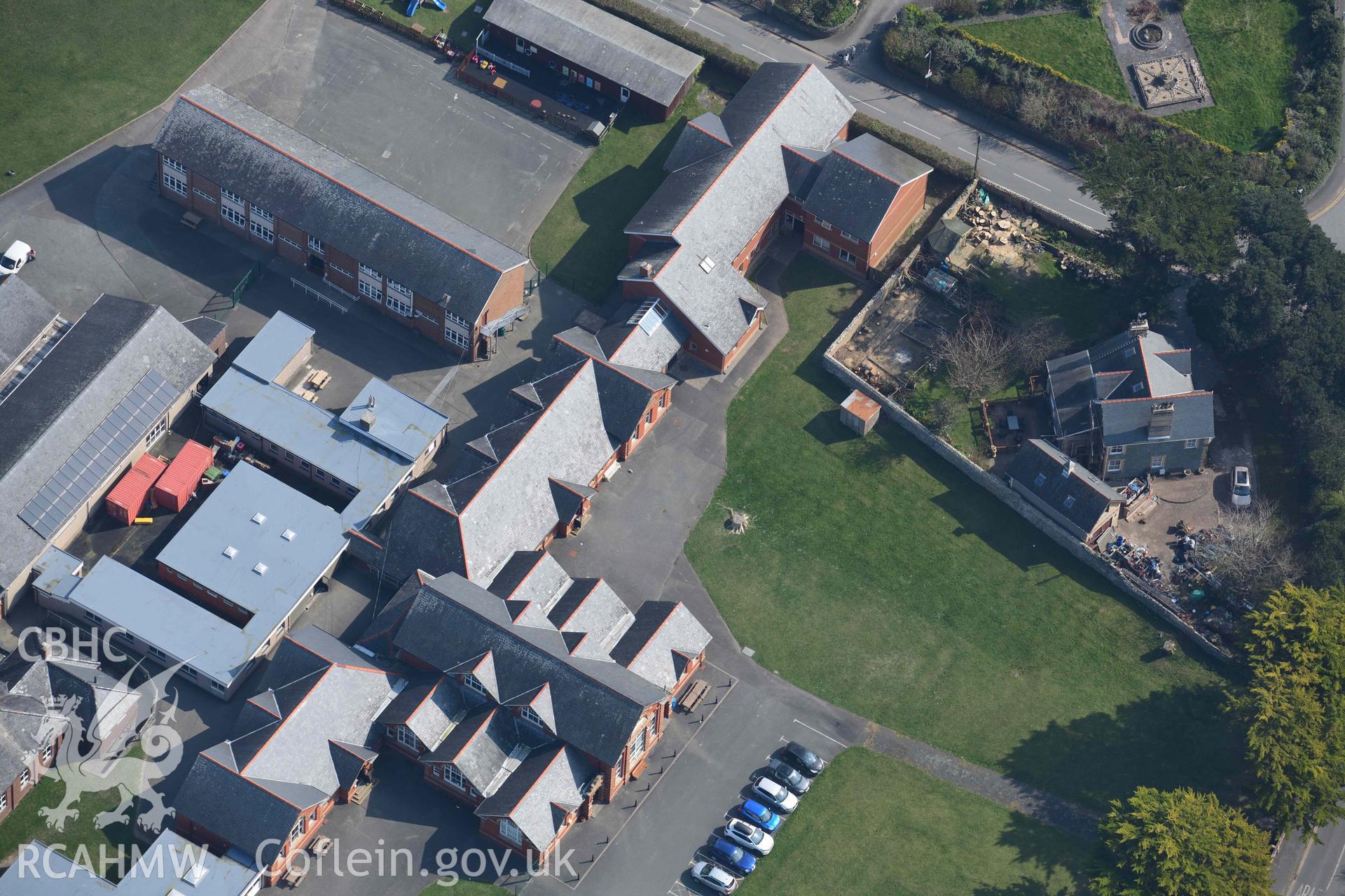 Ysgol Uwchradd Tywyn. Oblique aerial photograph taken during the Royal Commission’s programme of archaeological aerial reconnaissance by Toby Driver on 25 March 2022.