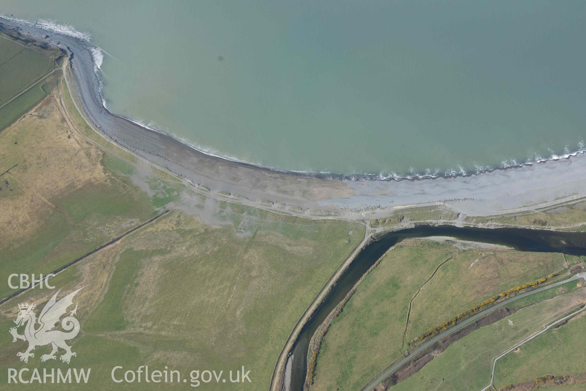 Tanybwlch Beach, storm damage to wall. Oblique aerial photograph taken during the Royal Commission’s programme of archaeological aerial reconnaissance by Toby Driver on 25 March 2022.