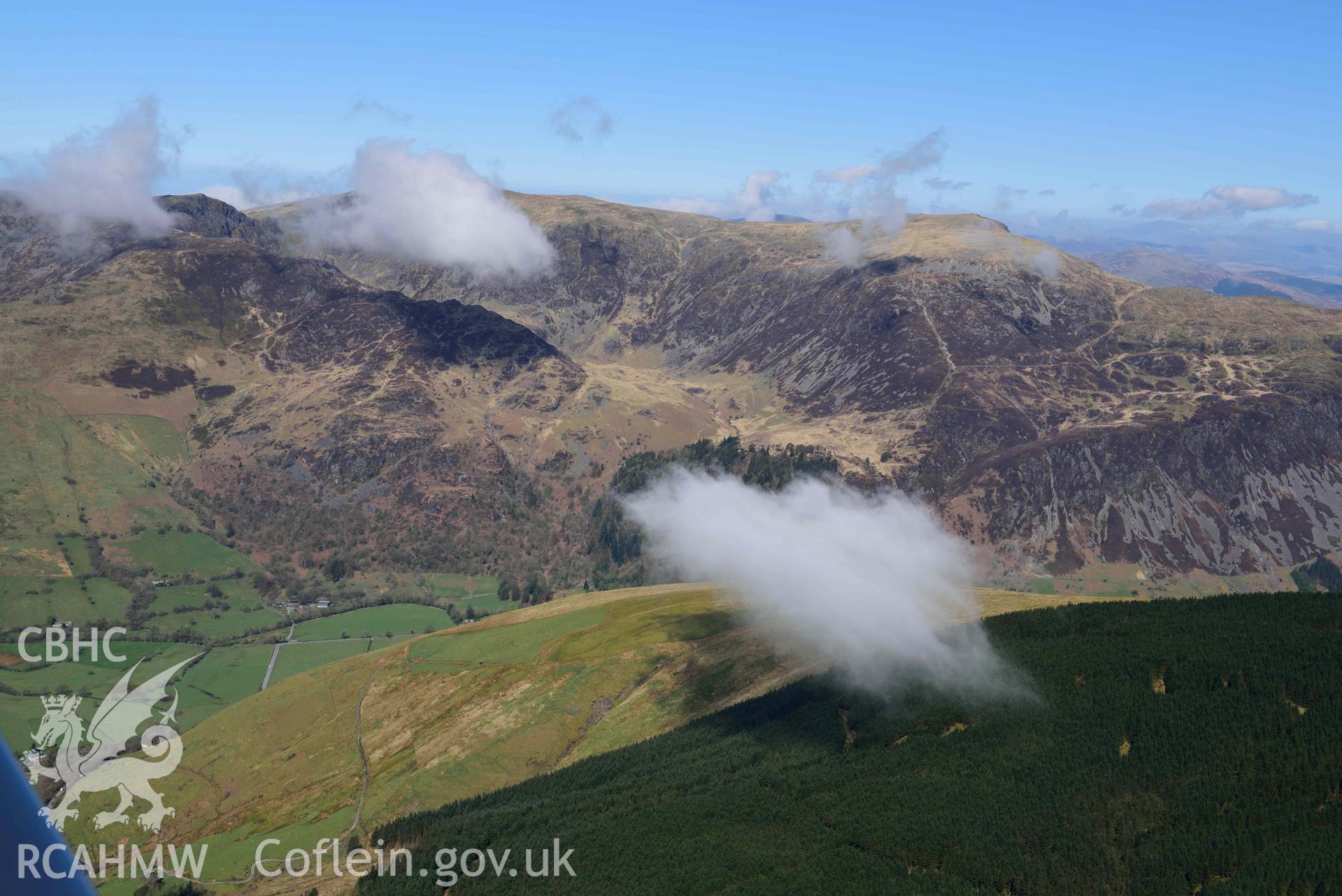 Cader Idris landscape, south-east flanks of Ystrad-gwyn from south-east. Oblique aerial photograph taken during the Royal Commission’s programme of archaeological aerial reconnaissance by Toby Driver on 20 April 2018.