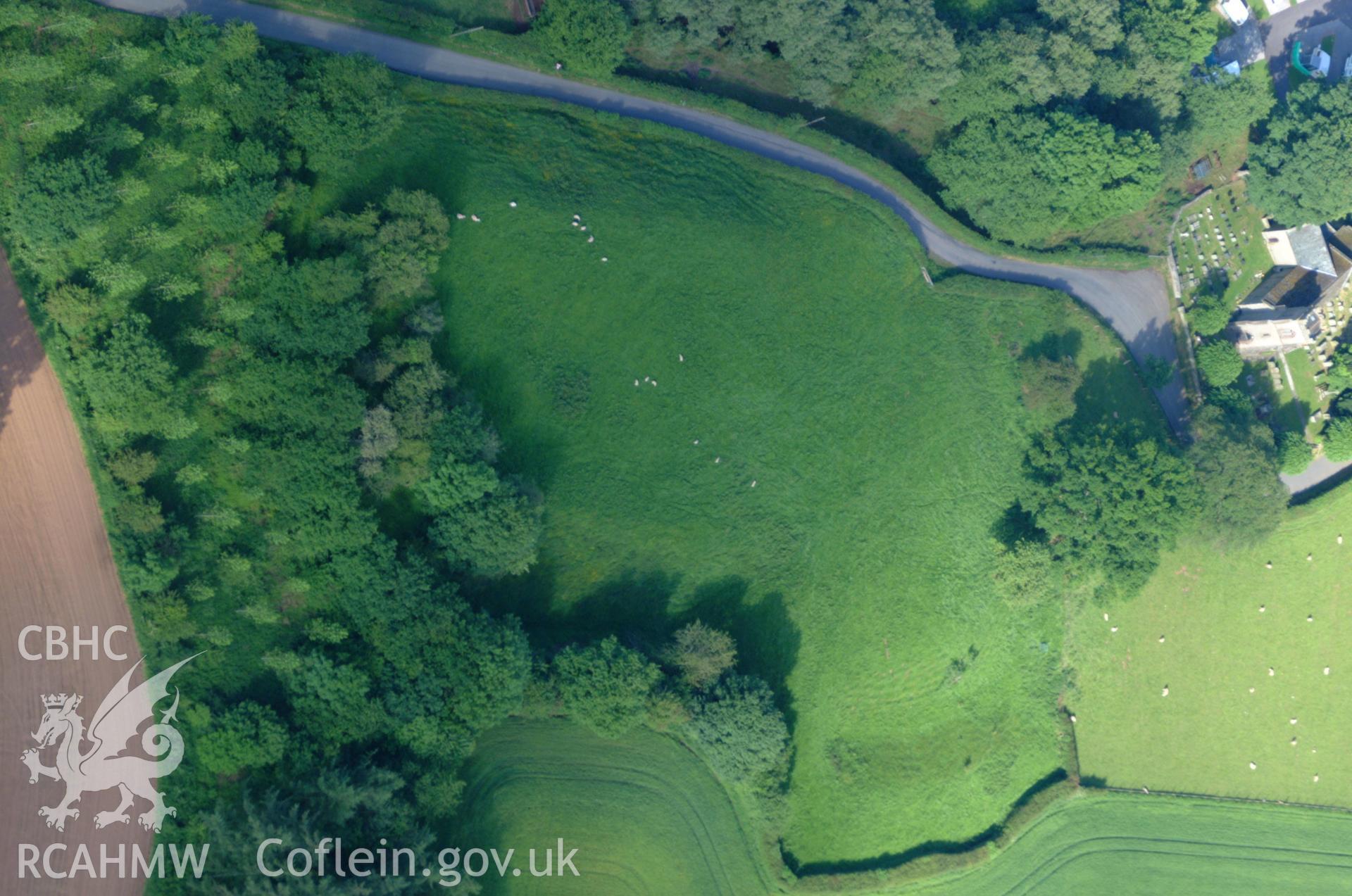 RCAHMW colour oblique aerial photograph of Dingestow Castle taken on 02/06/2004 by Toby Driver