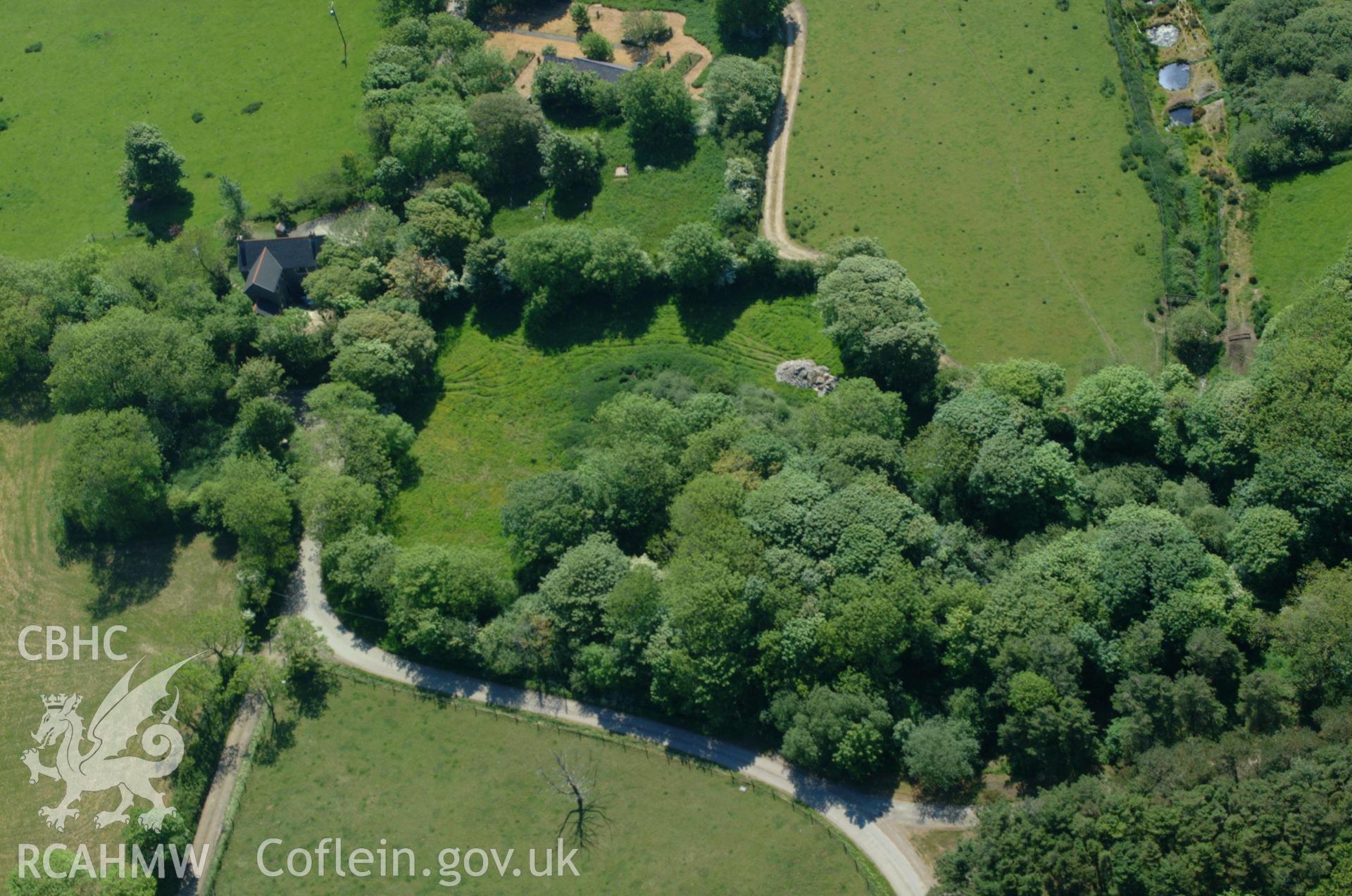 RCAHMW colour oblique aerial photograph of Castell Haidd taken on 25/05/2004 by Toby Driver