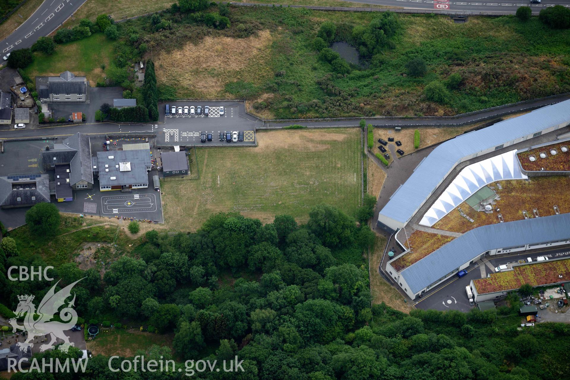 Close-up view of Roman bath house at Tremadog. Oblique aerial photograph taken during the Royal Commission’s programme of archaeological aerial reconnaissance by Toby Driver on 10 July 2018.