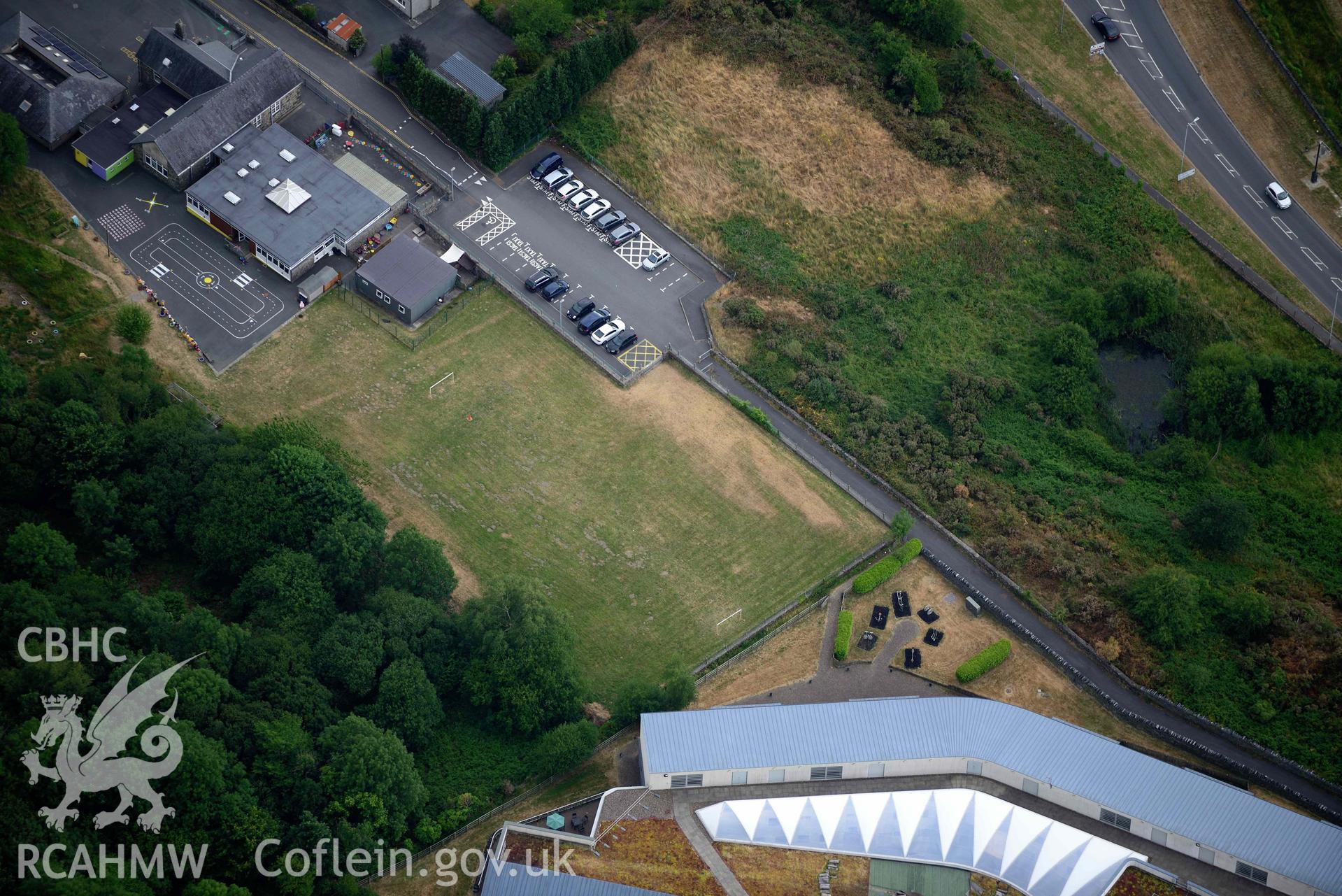 Close-up view of Roman bath house at Tremadog. Oblique aerial photograph taken during the Royal Commission’s programme of archaeological aerial reconnaissance by Toby Driver on 10 July 2018.