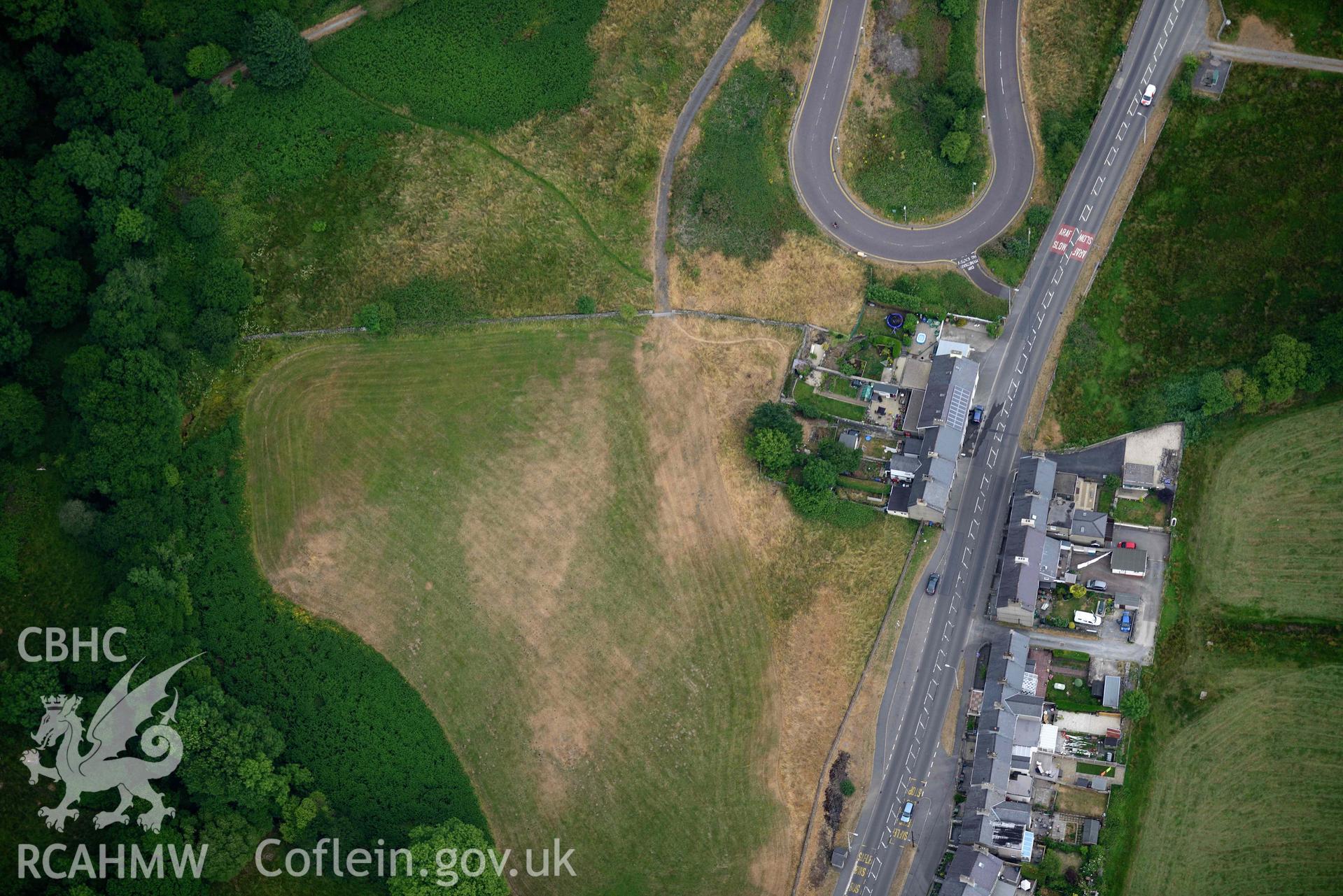 Roman bath house at Tremadog. Oblique aerial photograph taken during the Royal Commission’s programme of archaeological aerial reconnaissance by Toby Driver on 10 July 2018.