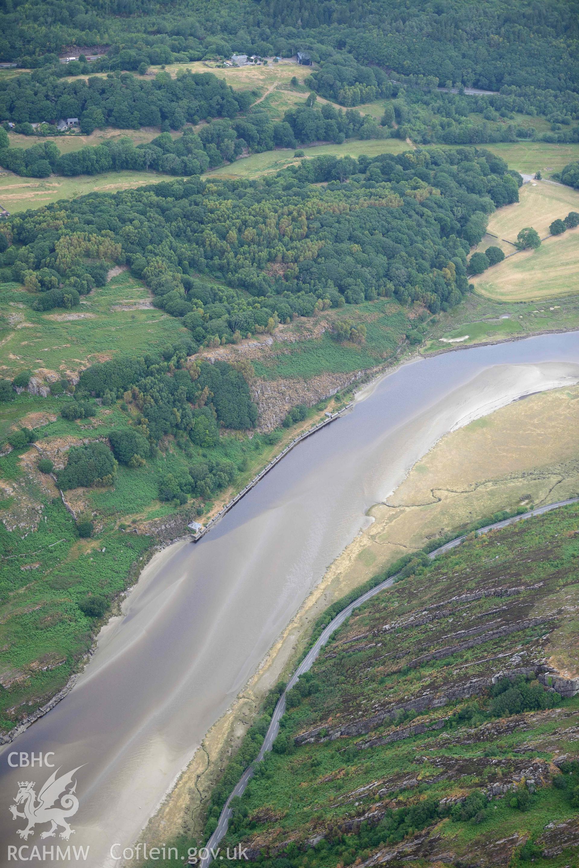 Tyddyn Isa slate quay. Oblique aerial photograph taken during the Royal Commission’s programme of archaeological aerial reconnaissance by Toby Driver on 10 July 2018.