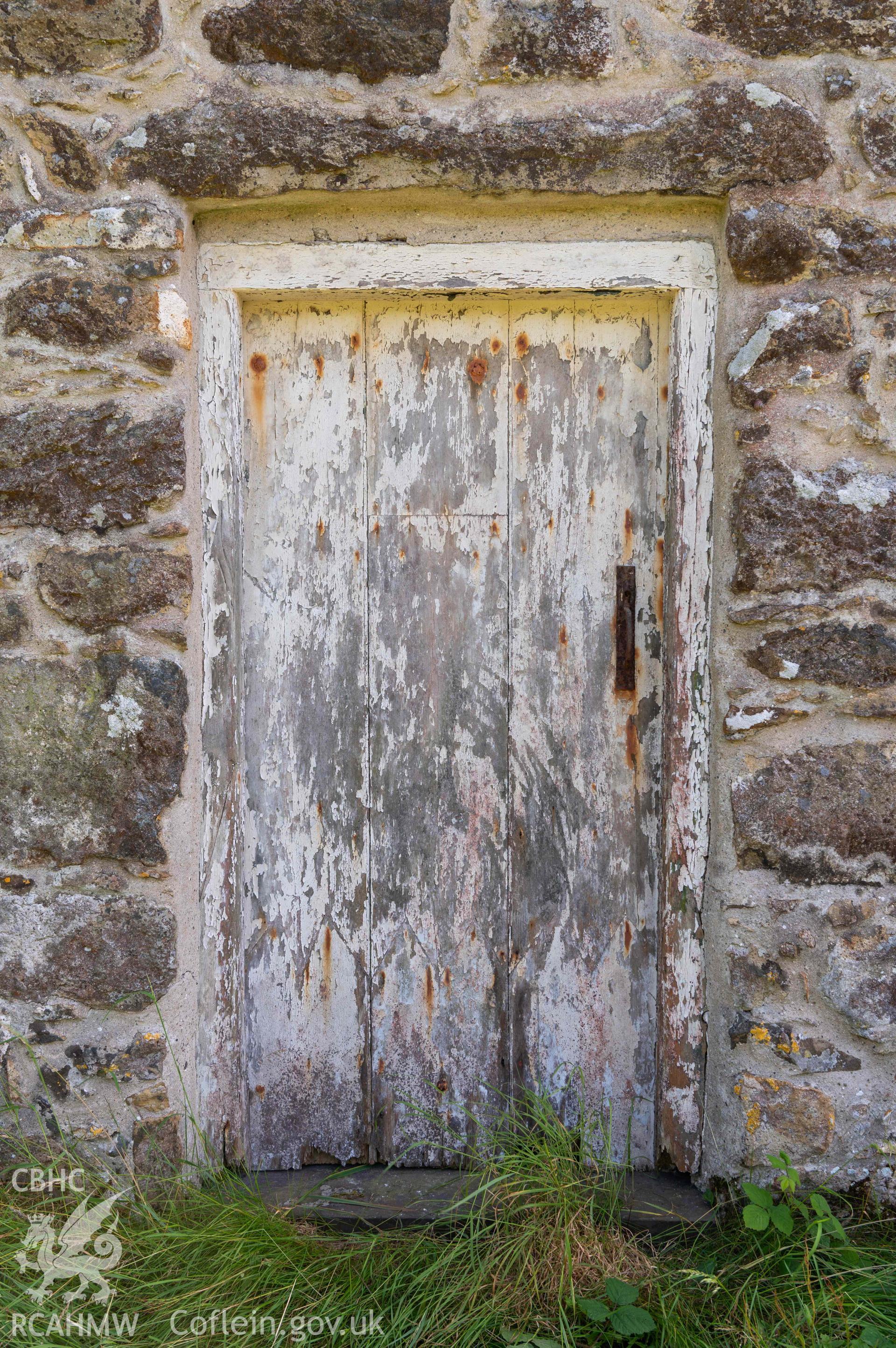 Capel Newydd - Detailed view of the West entrance to the chapel, taken from North