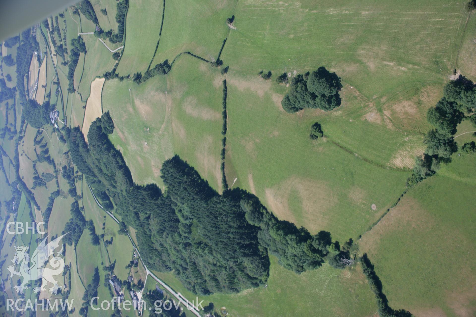 RCAHMW colour oblique aerial photograph of Pen-y-Gaer. Taken on 17 July 2006 by Toby Driver.