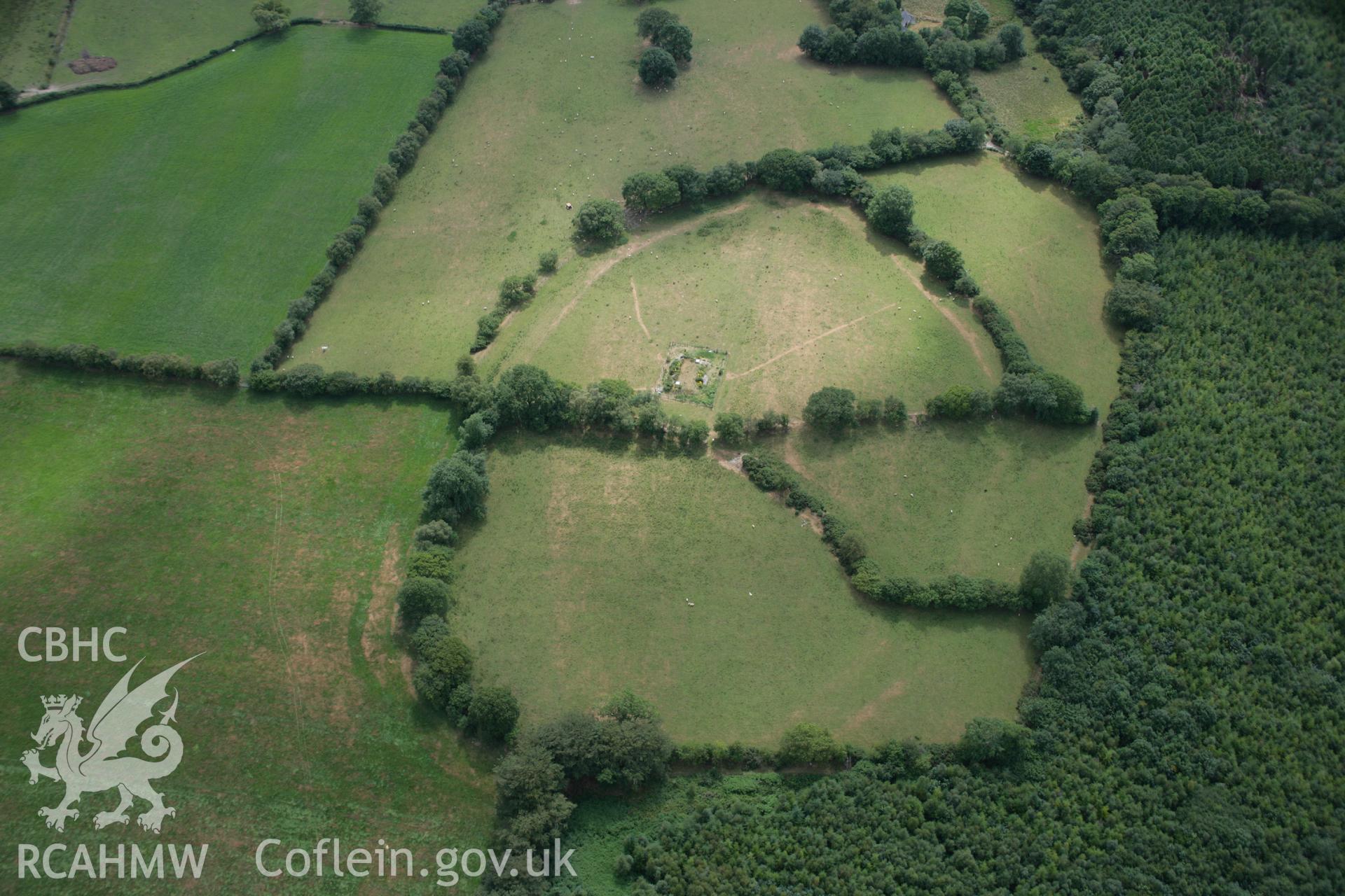 RCAHMW colour oblique aerial photograph of Castell Goetre Hillfort. Taken on 27 July 2006 by Toby Driver.