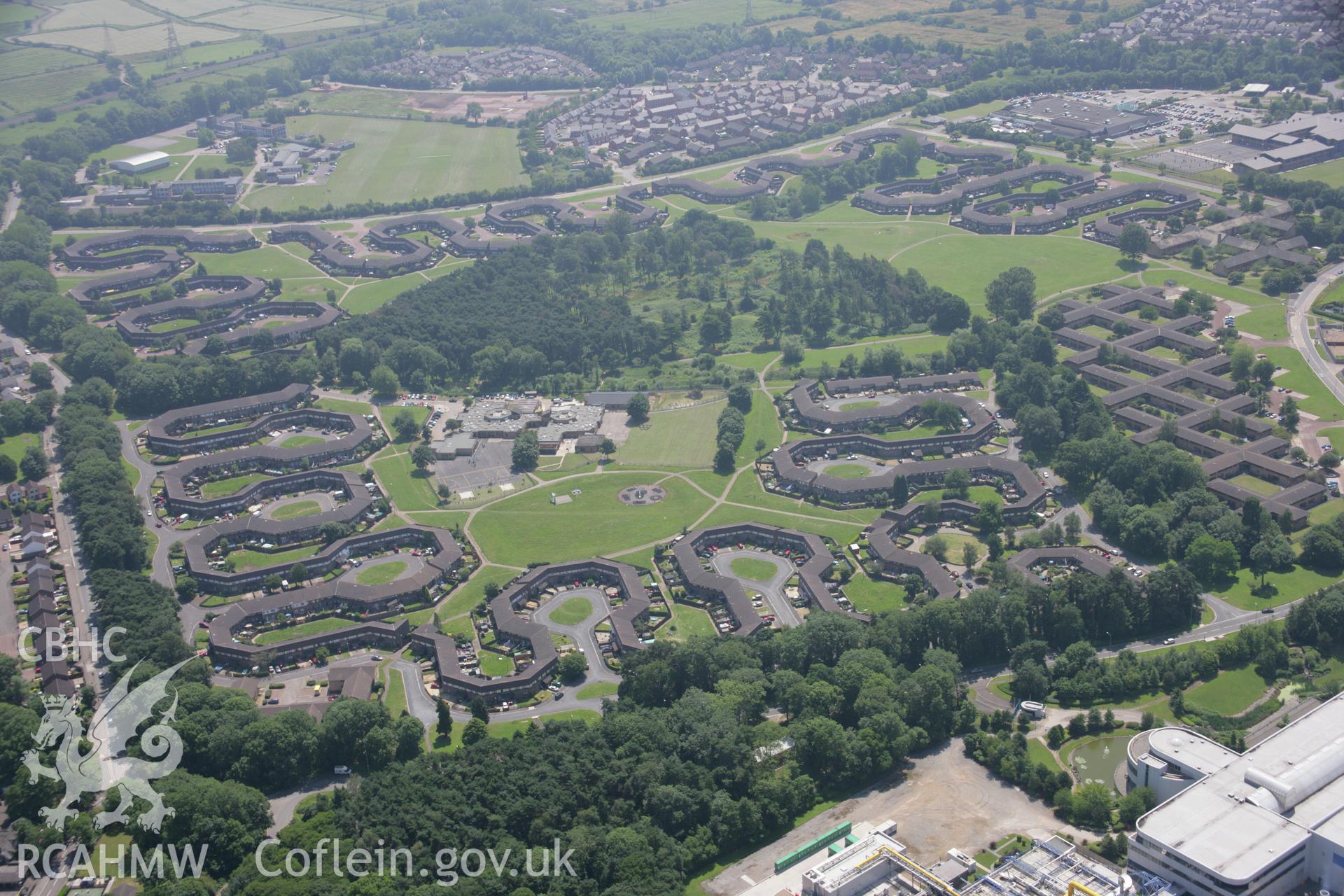 RCAHMW colour oblique photograph of Dyffryn housing estate. Taken by Toby Driver on 29/06/2006.