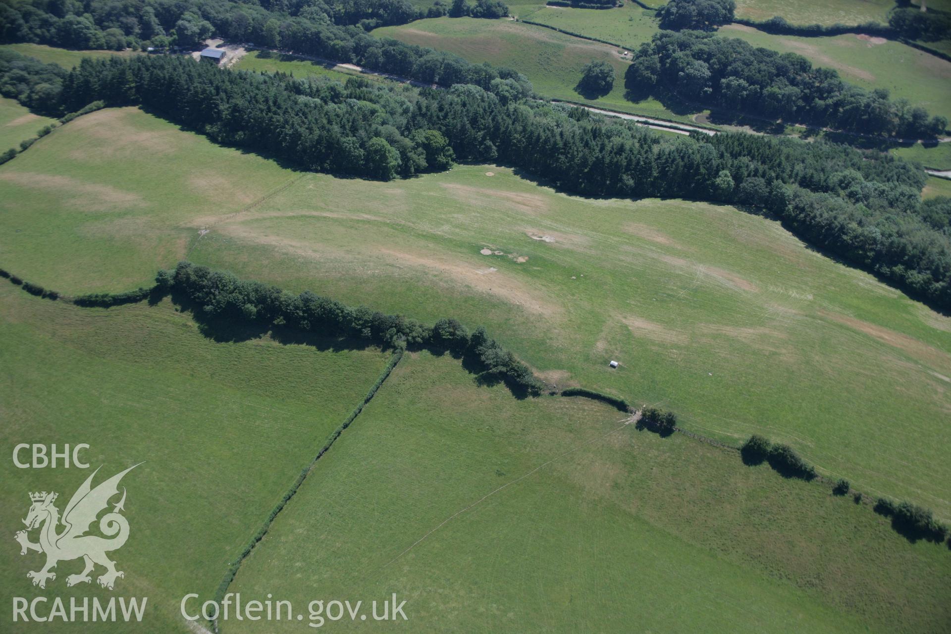 RCAHMW colour oblique aerial photograph of Pen-y-Gaer. Taken on 17 July 2006 by Toby Driver.