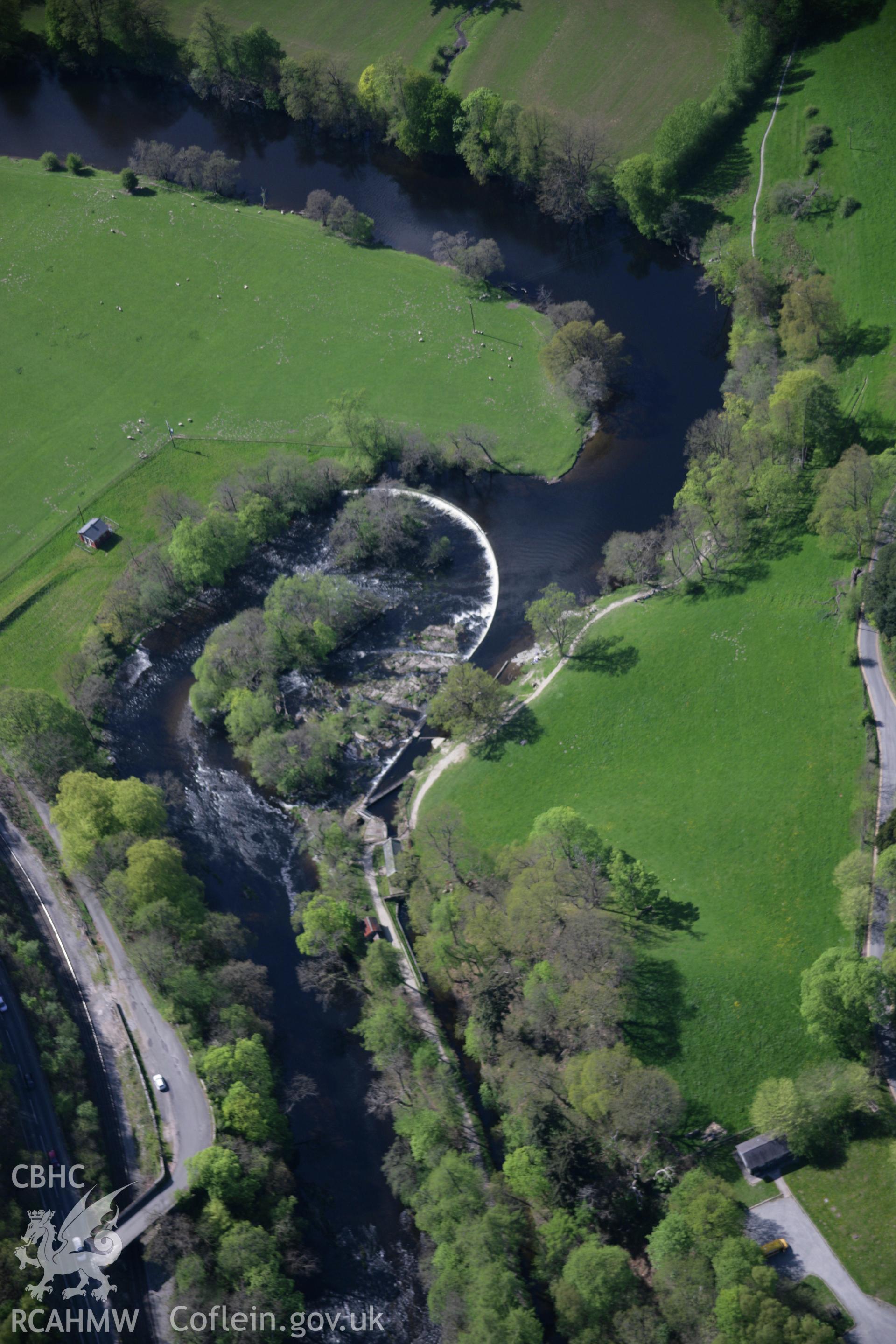 RCAHMW digital colour oblique photograph of Horseshoe Falls and the canal viewed from the south-east. Taken on 05/05/2006 by T.G. Driver.