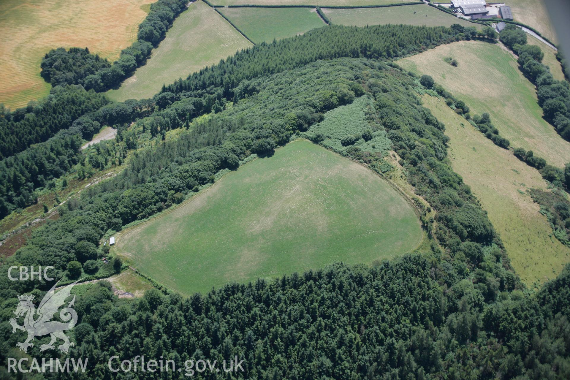 RCAHMW colour oblique aerial photograph of Banc y Castell. Taken on 17 July 2006 by Toby Driver.