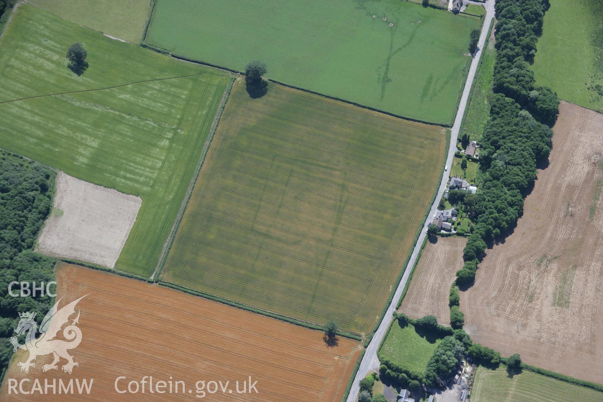 RCAHMW colour oblique aerial photograph of Walton Green Cursus. Taken on 13 July 2006 by Toby Driver.