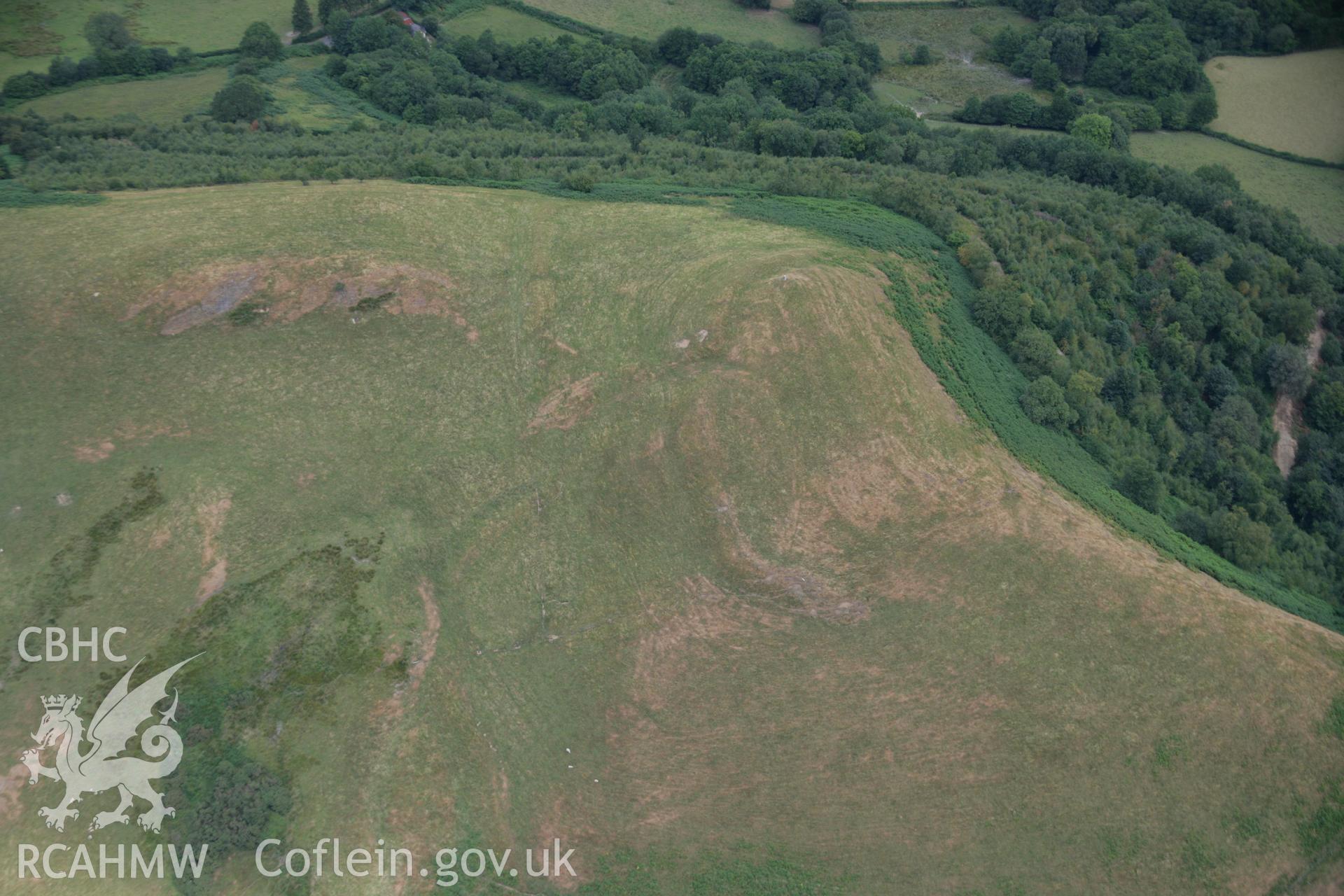 RCAHMW colour oblique aerial photograph of Y Fan Hillfort. Taken on 27 July 2006 by Toby Driver.