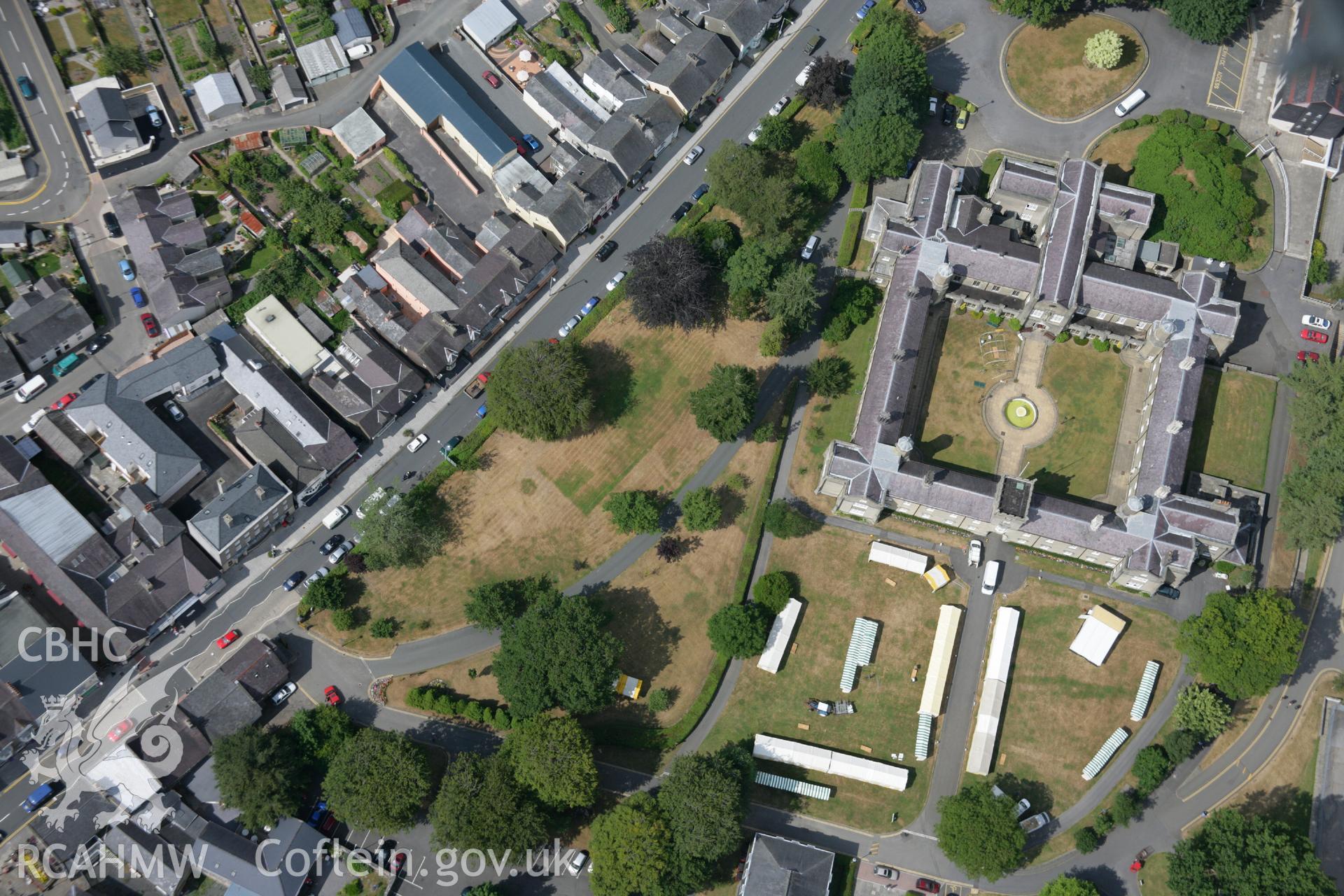 RCAHMW colour oblique aerial photograph of Stephen's Castle, Lampeter. Taken on 27 July 2006 by Toby Driver.