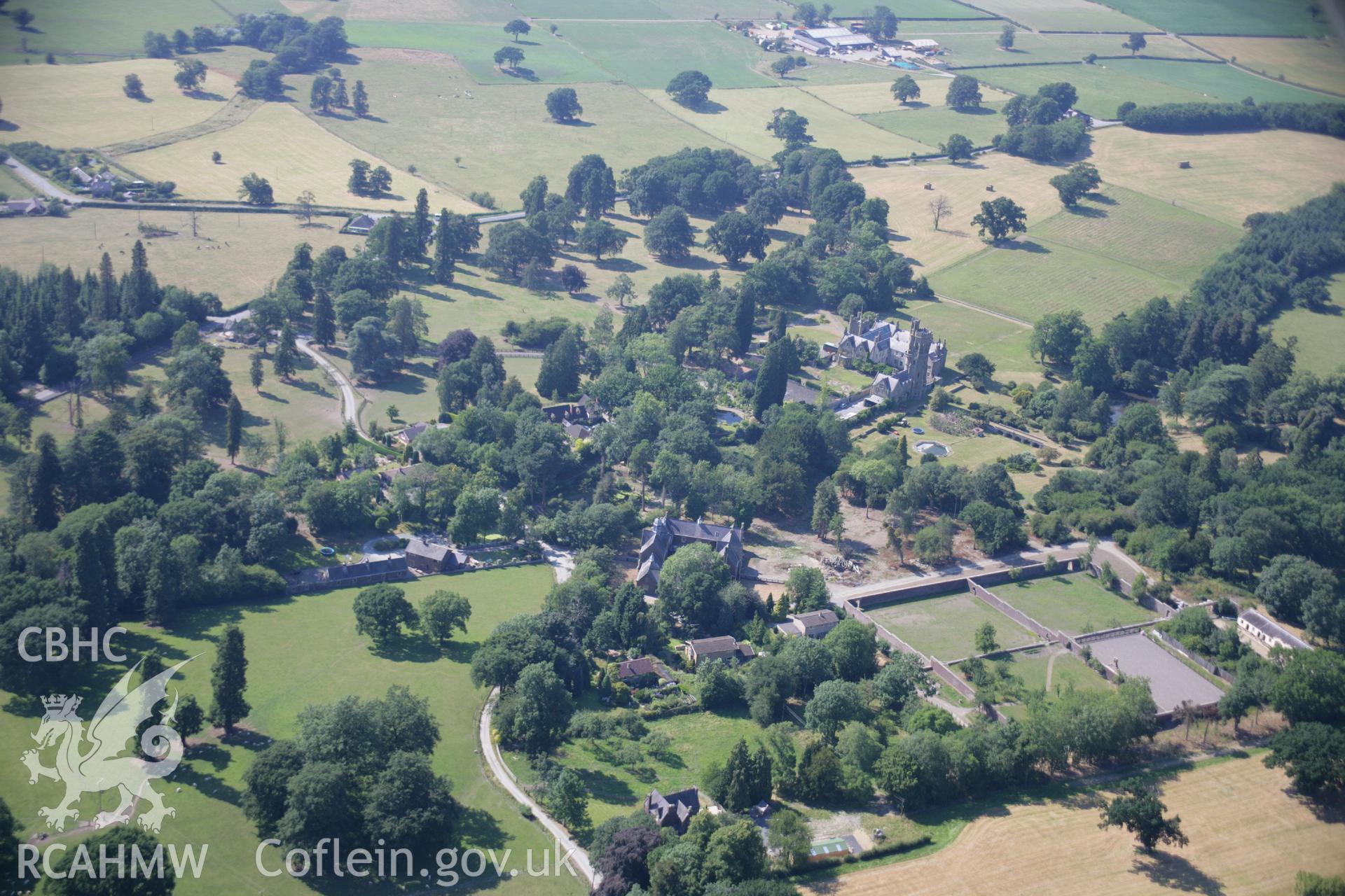 RCAHMW colour oblique aerial photograph of Leighton Estate, near Welshpool. Taken on 17 July 2006 by Toby Driver.