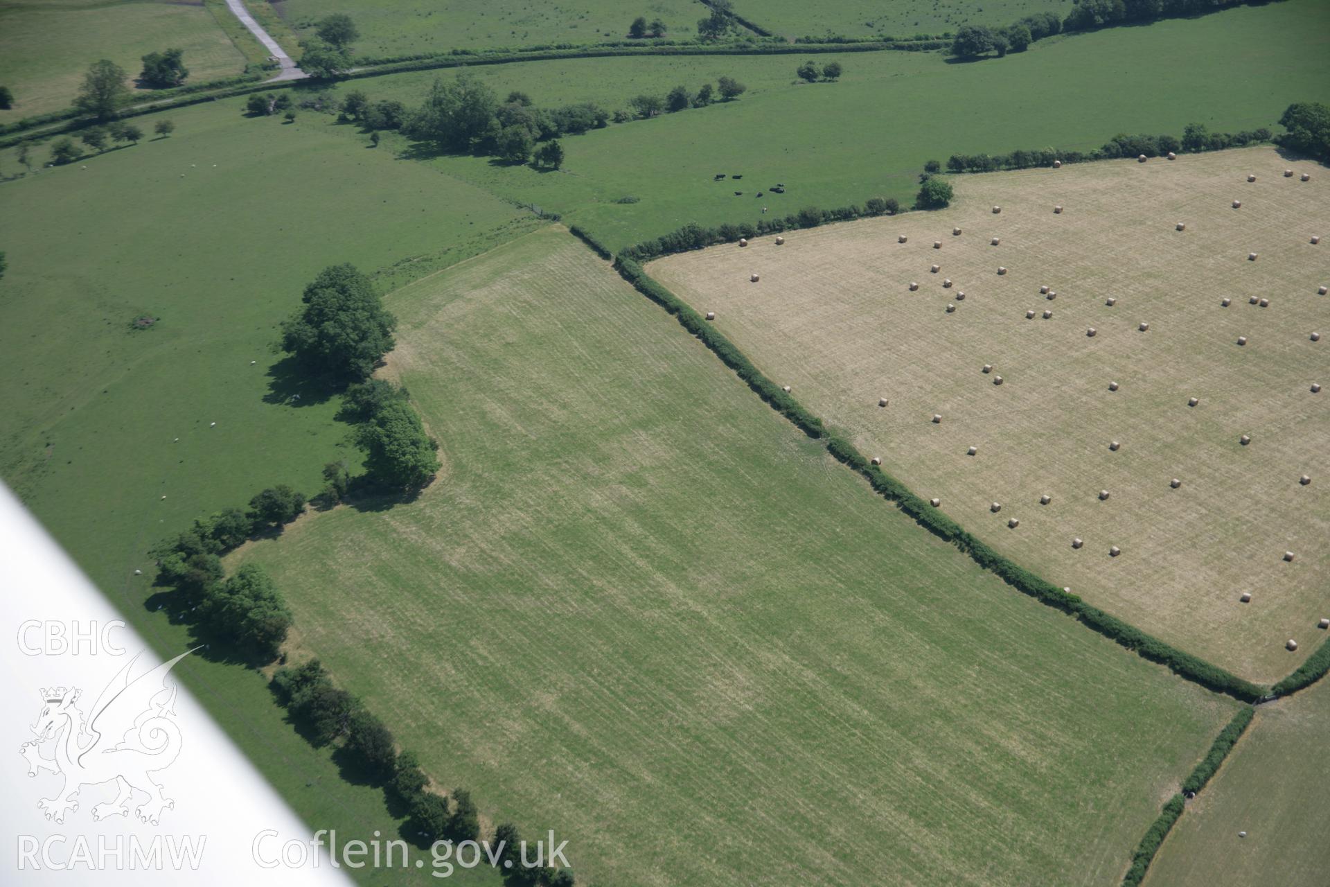 RCAHMW colour oblique photograph of Flemingston causewayed enclosure. Taken by Toby Driver on 29/06/2006.