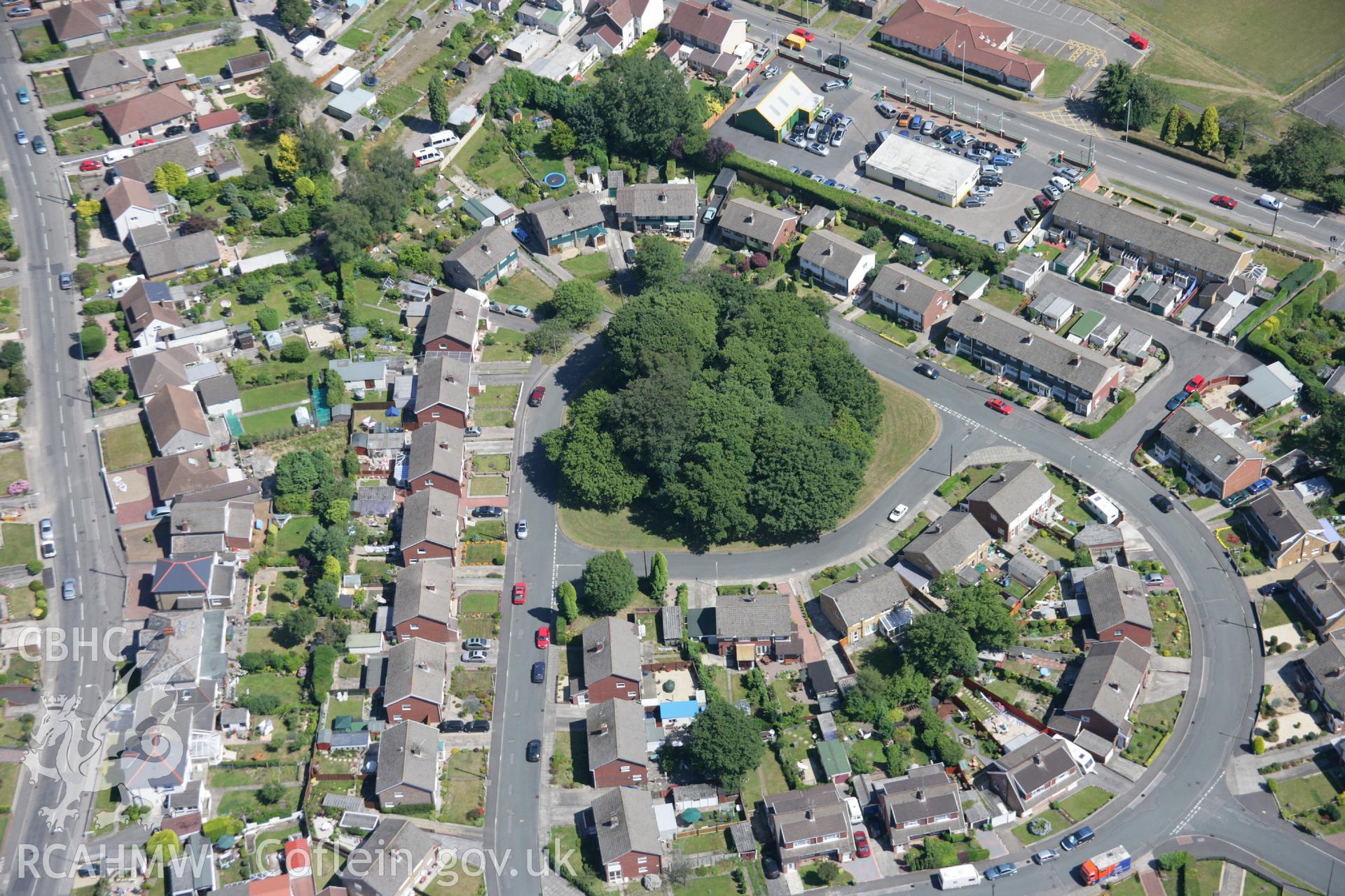 RCAHMW colour oblique aerial photograph of Tomen-y-Clawdd. Taken on 24 July 2006 by Toby Driver.