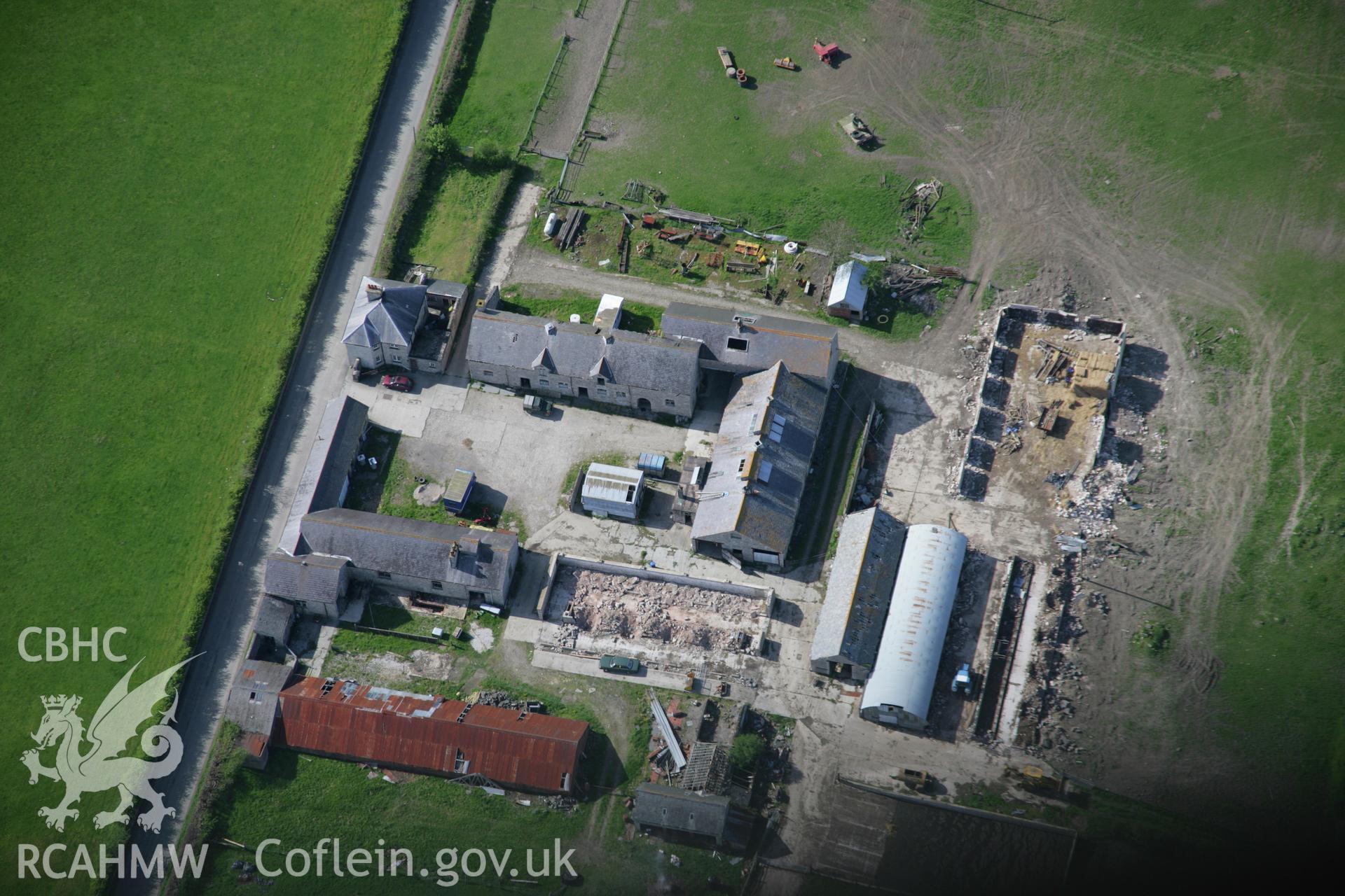 RCAHMW digital colour oblique photograph of Pennant Farm, North Wales Hospital. Taken on 05/05/2006 by T.G. Driver.