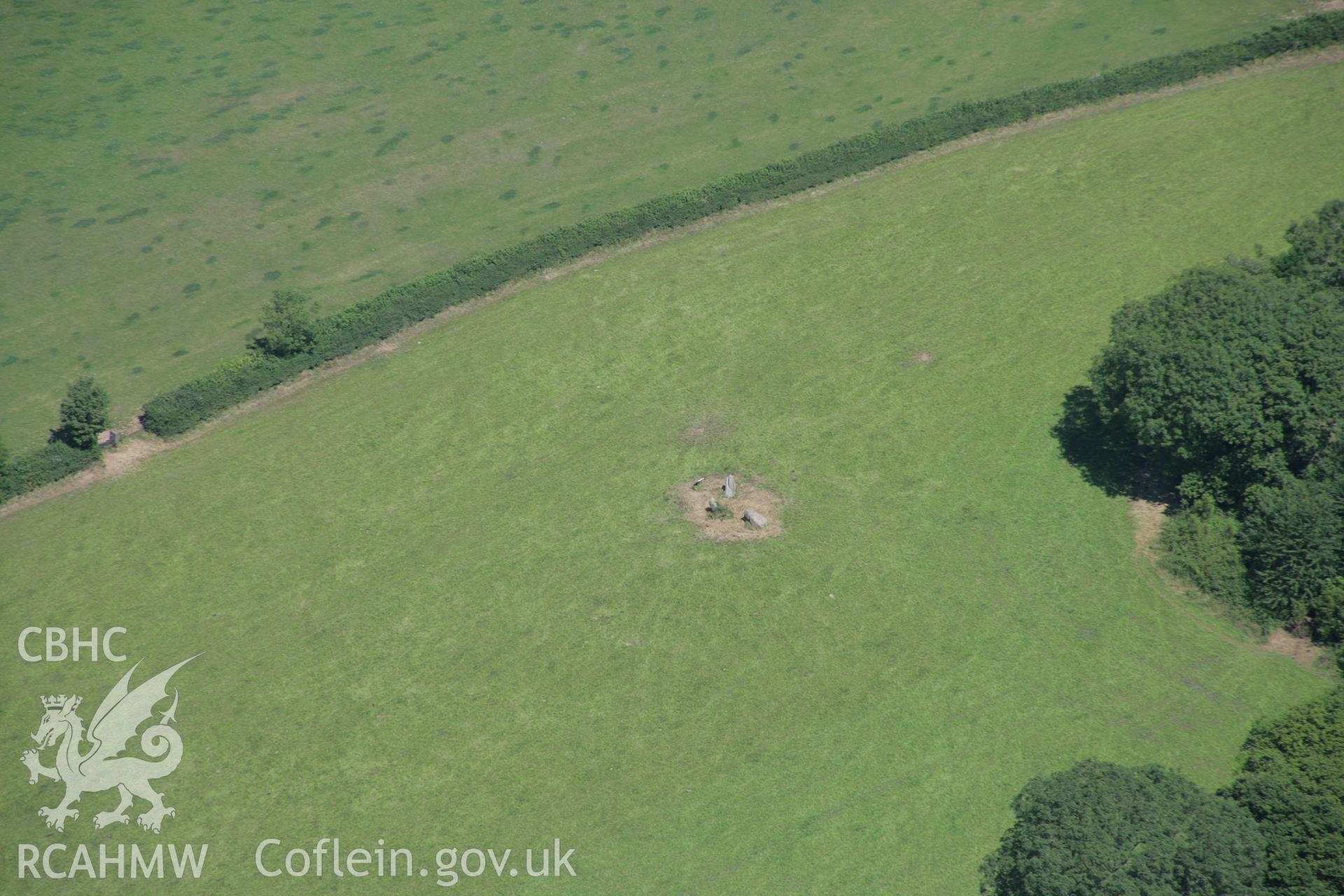 RCAHMW colour oblique aerial photograph of Meini Llwydion, Llwyn-Du. Taken on 24 July 2006 by Toby Driver.