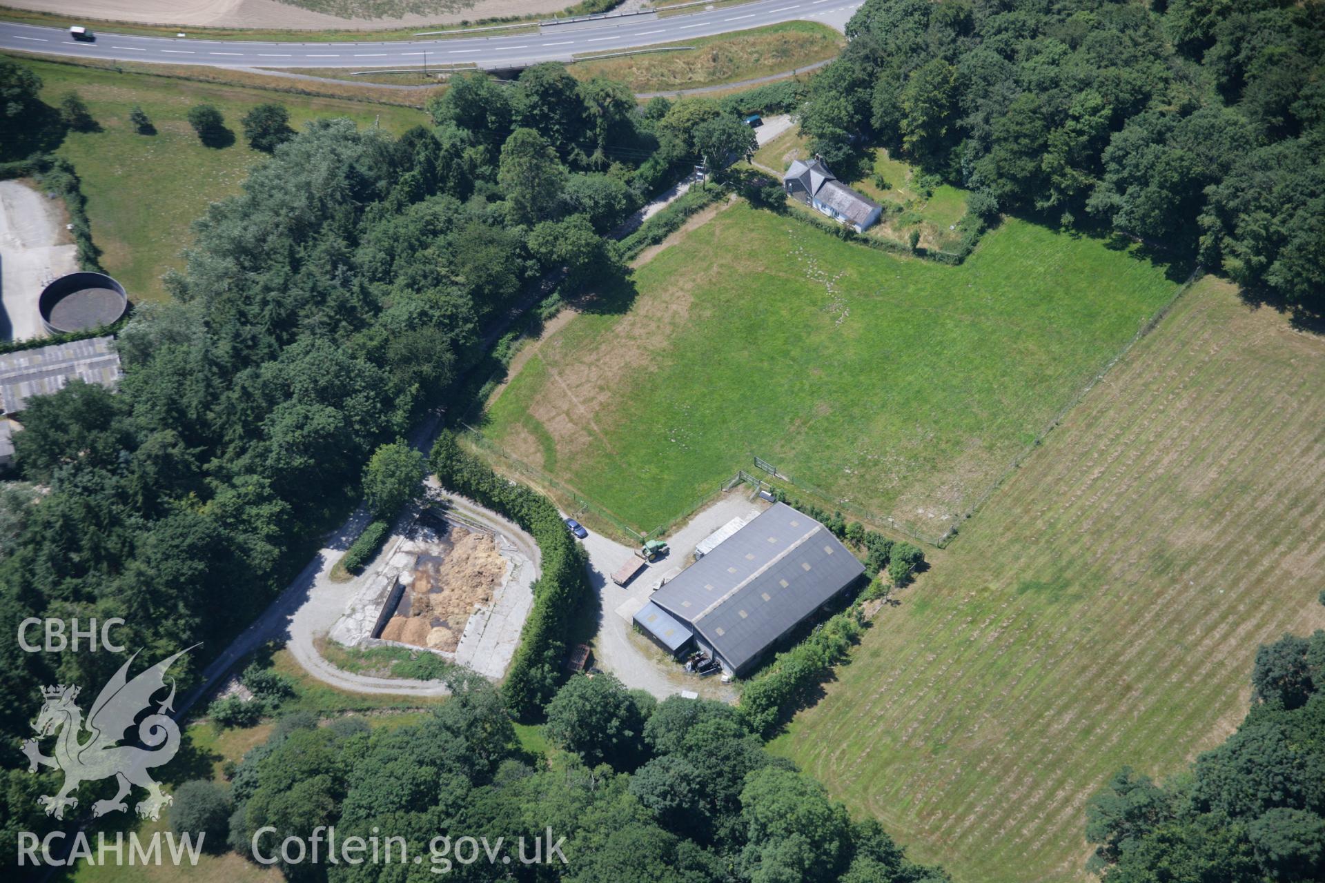 RCAHMW colour oblique aerial photograph of Gogerddan Park Enclosure. Taken on 17 July 2006 by Toby Driver.