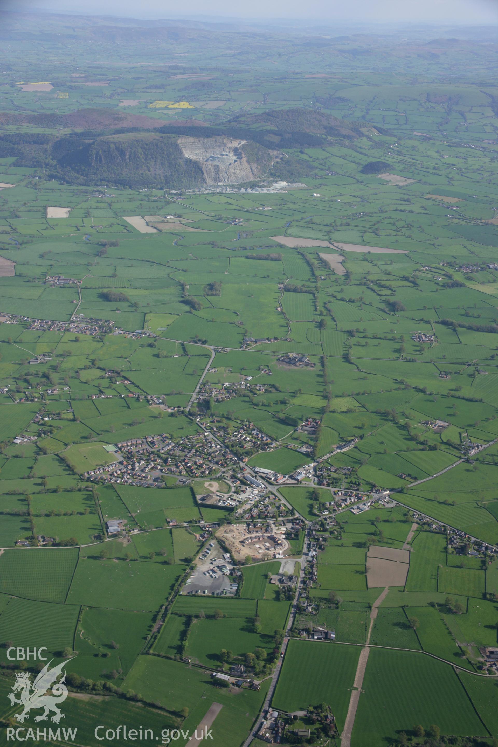 RCAHMW digital colour oblique photograph of a section of Offa's Dyke extending 3000m south-east to Bele Brook, Llandrinio, from the north. Taken on 05/05/2006 by T.G. Driver.