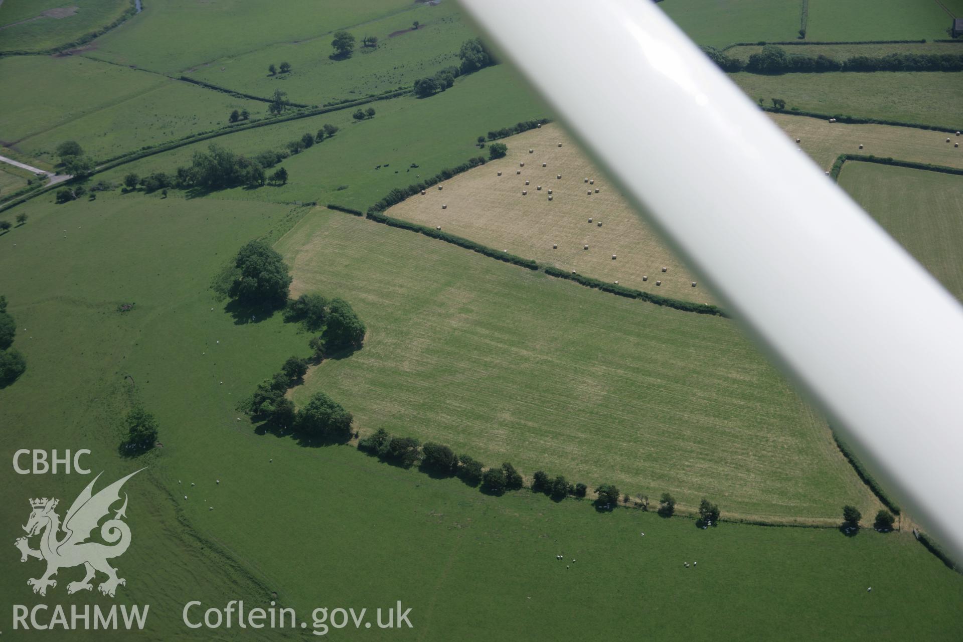 RCAHMW colour oblique photograph of Flemingston causewayed enclosure. Taken by Toby Driver on 29/06/2006.