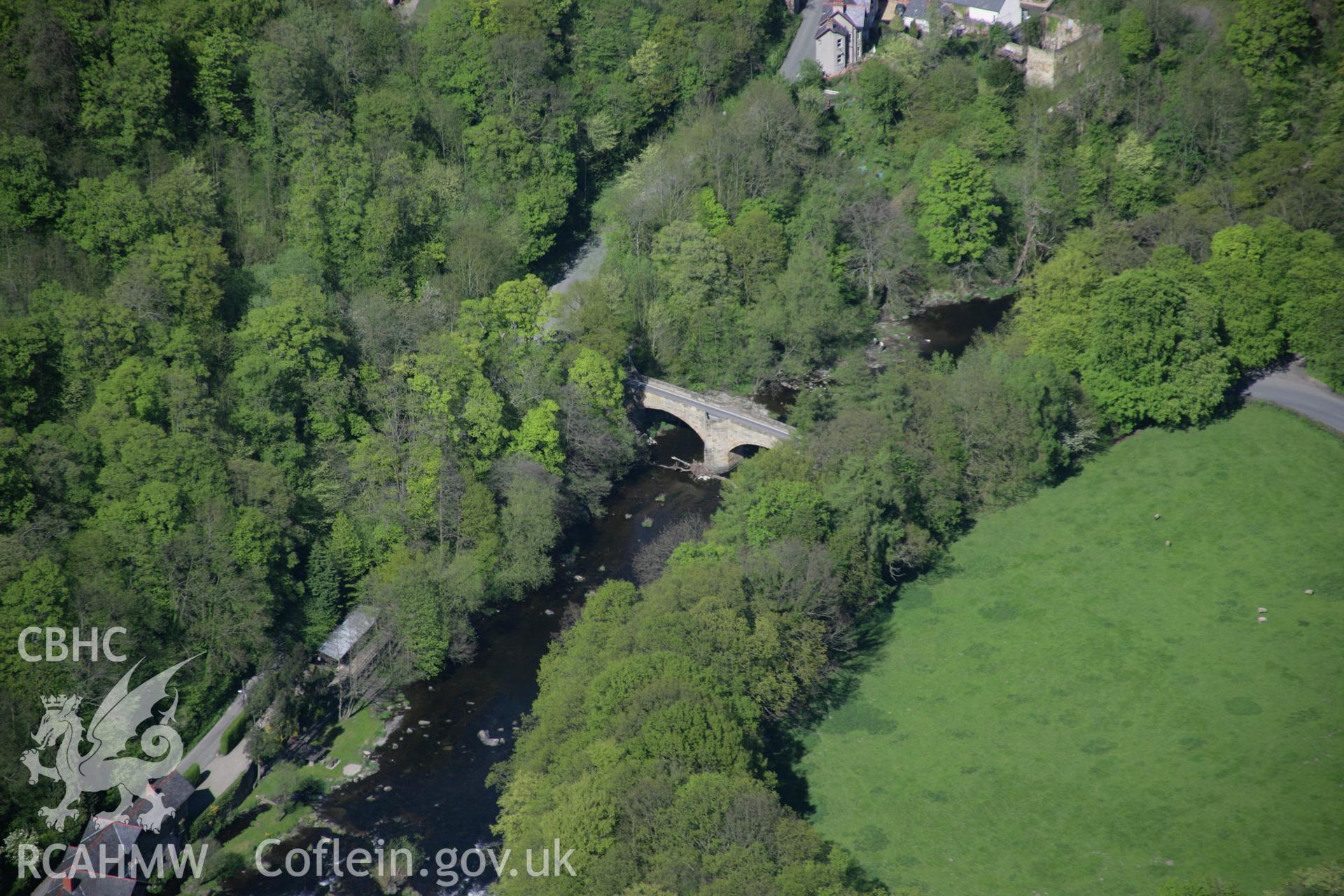 RCAHMW digital colour oblique photograph of Pontcysyllte Bridge from the west. Taken on 05/05/2006 by T.G. Driver.