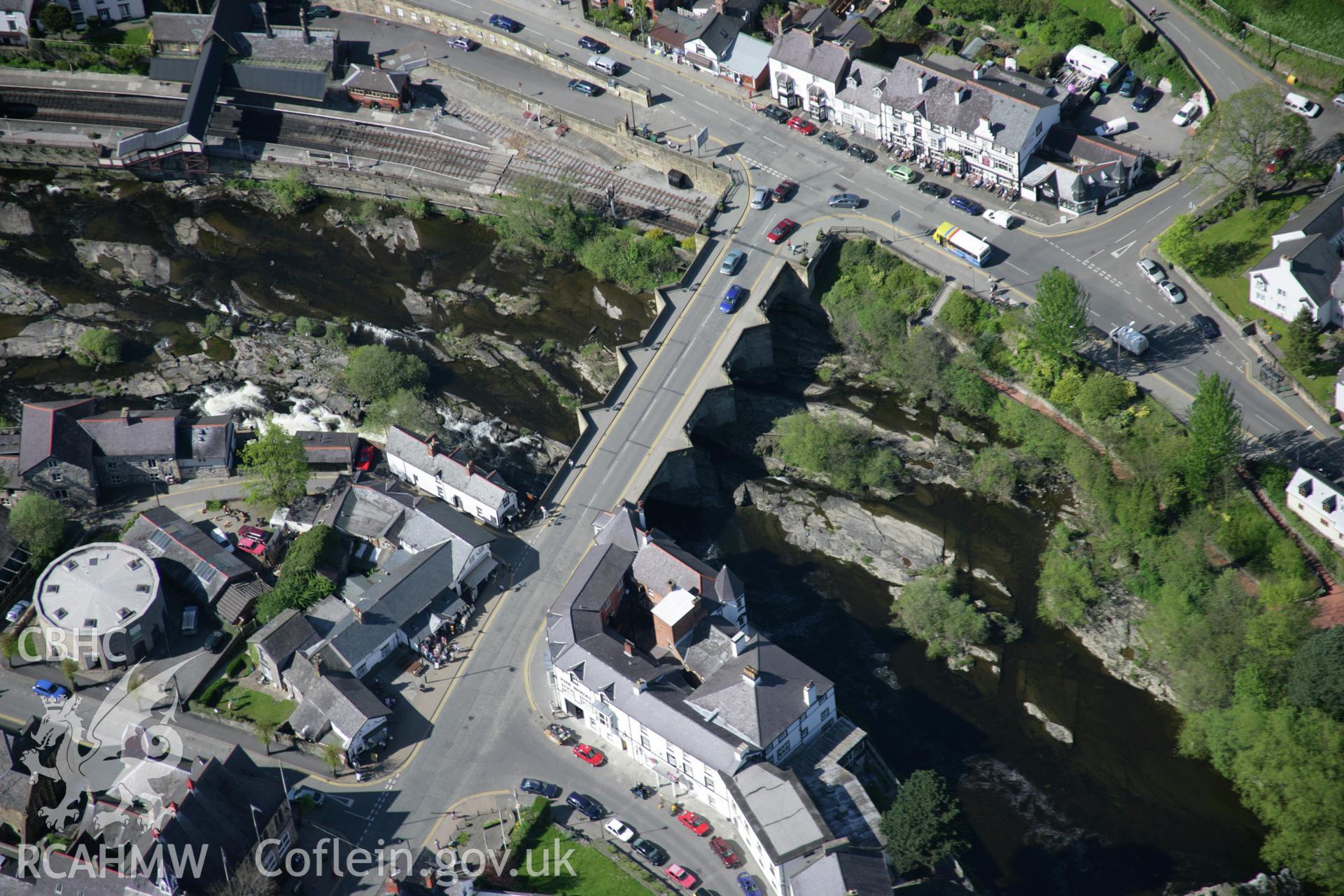 RCAHMW digital colour oblique photograph of Llangollen Bridge from the south. Taken on 05/05/2006 by T.G. Driver.