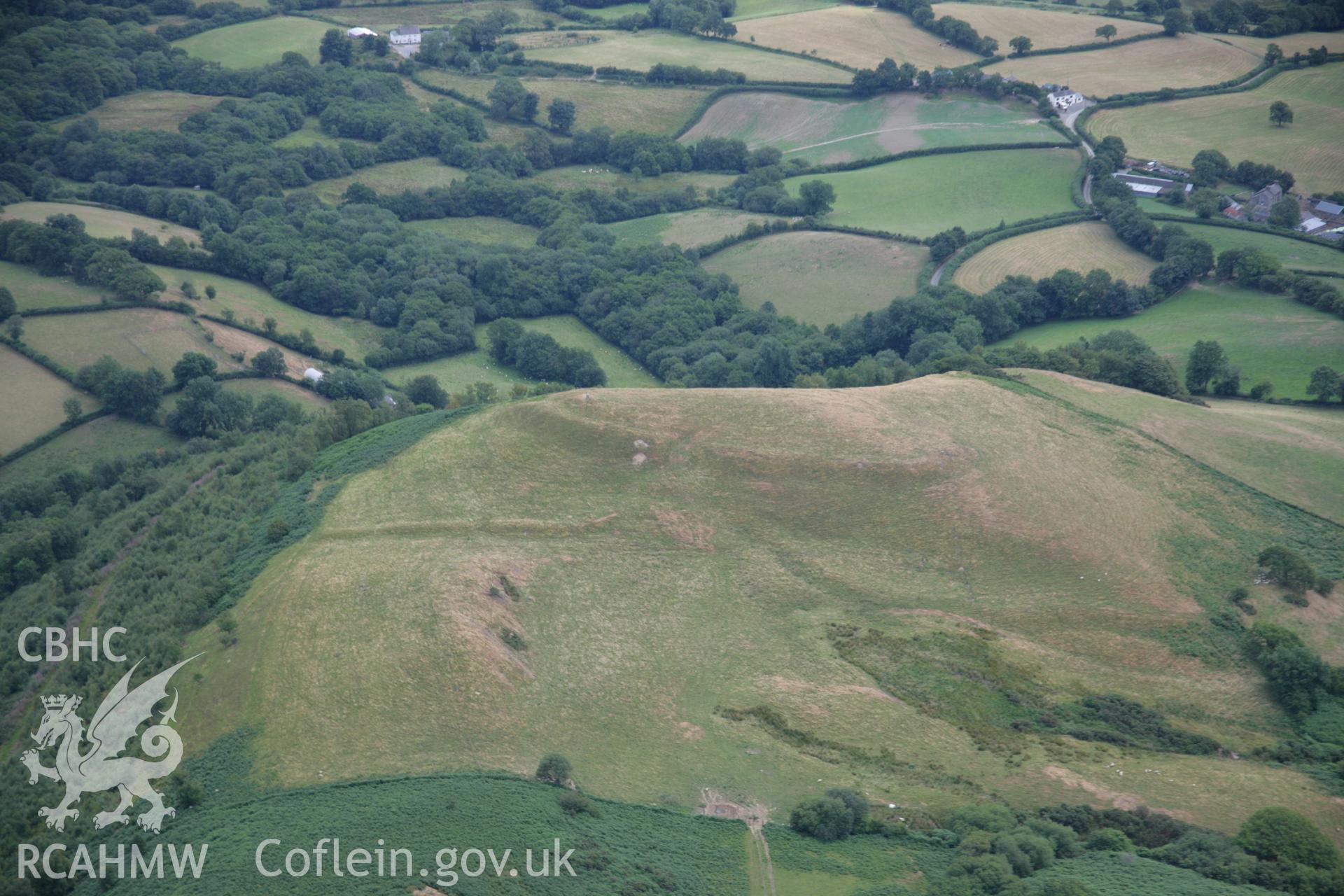 RCAHMW colour oblique aerial photograph of Y Fan Hillfort. Taken on 27 July 2006 by Toby Driver.