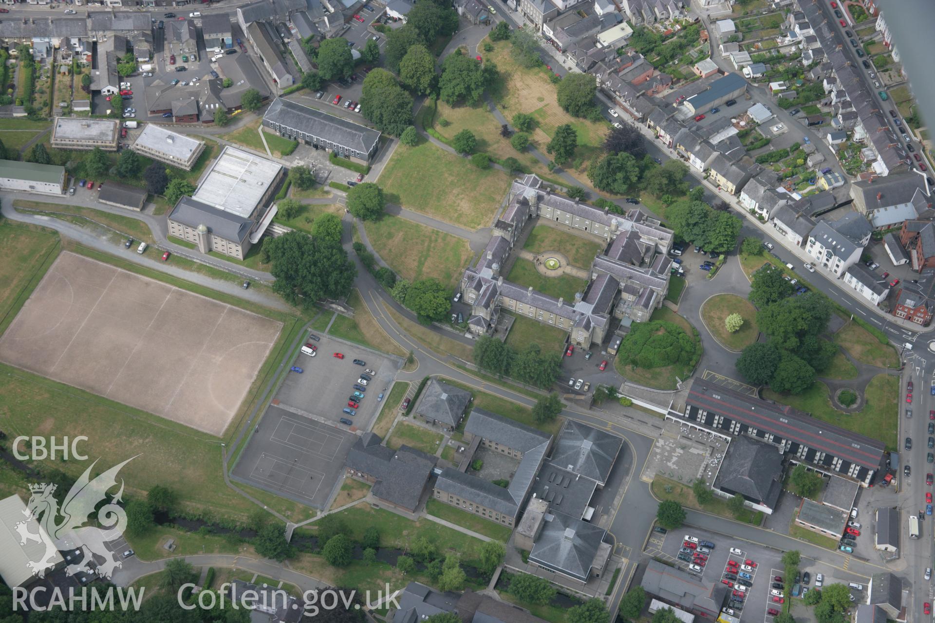 RCAHMW colour oblique aerial photograph of Stephen's Castle, Lampeter. Taken on 21 July 2006 by Toby Driver.