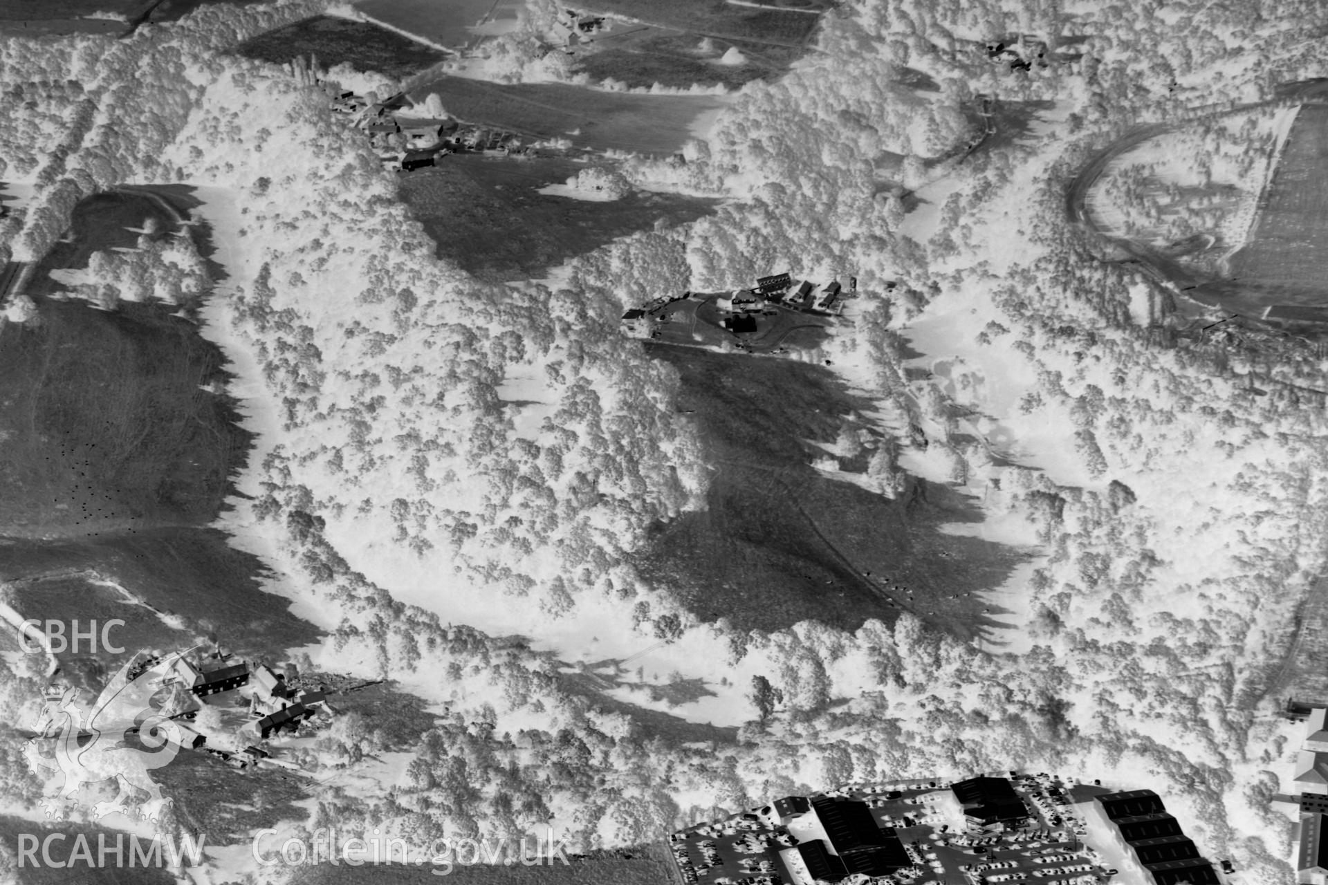 Digital black and white photograph showing Bryn Alyn Hillfort and the surrounding area.