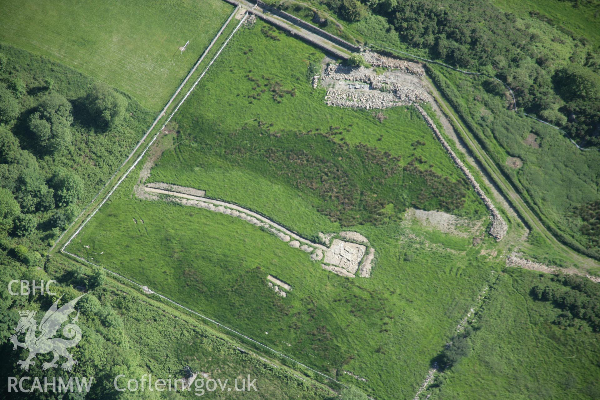 RCAHMW digital colour oblique photograph of a Roman Corn drier at Tremadog. Taken on 08/06/2005 by T.G. Driver.