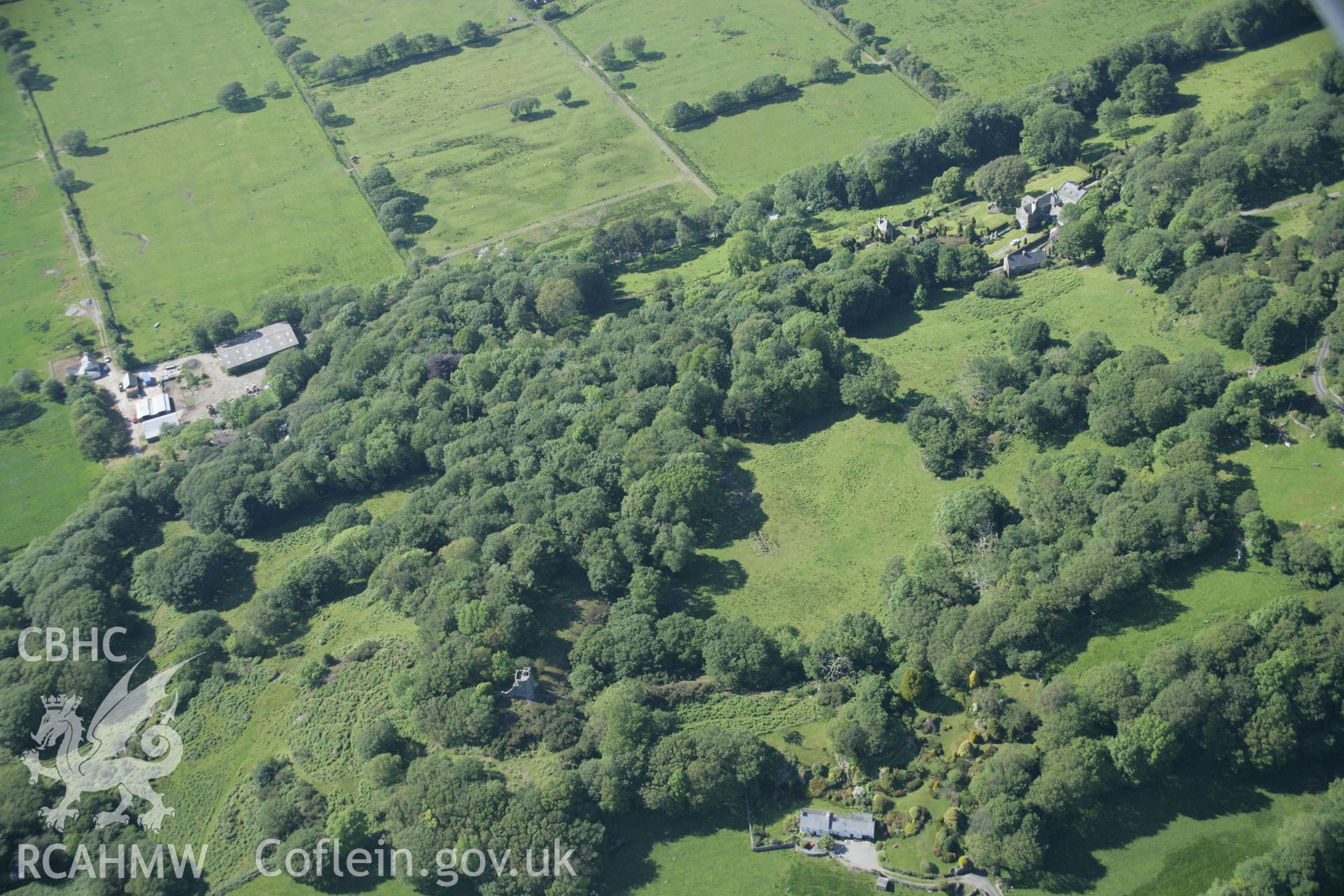 RCAHMW digital colour oblique photograph of the garden at Plas Brondanw, Garreg, viewed from the south. Taken on 08/06/2005 by T.G. Driver.