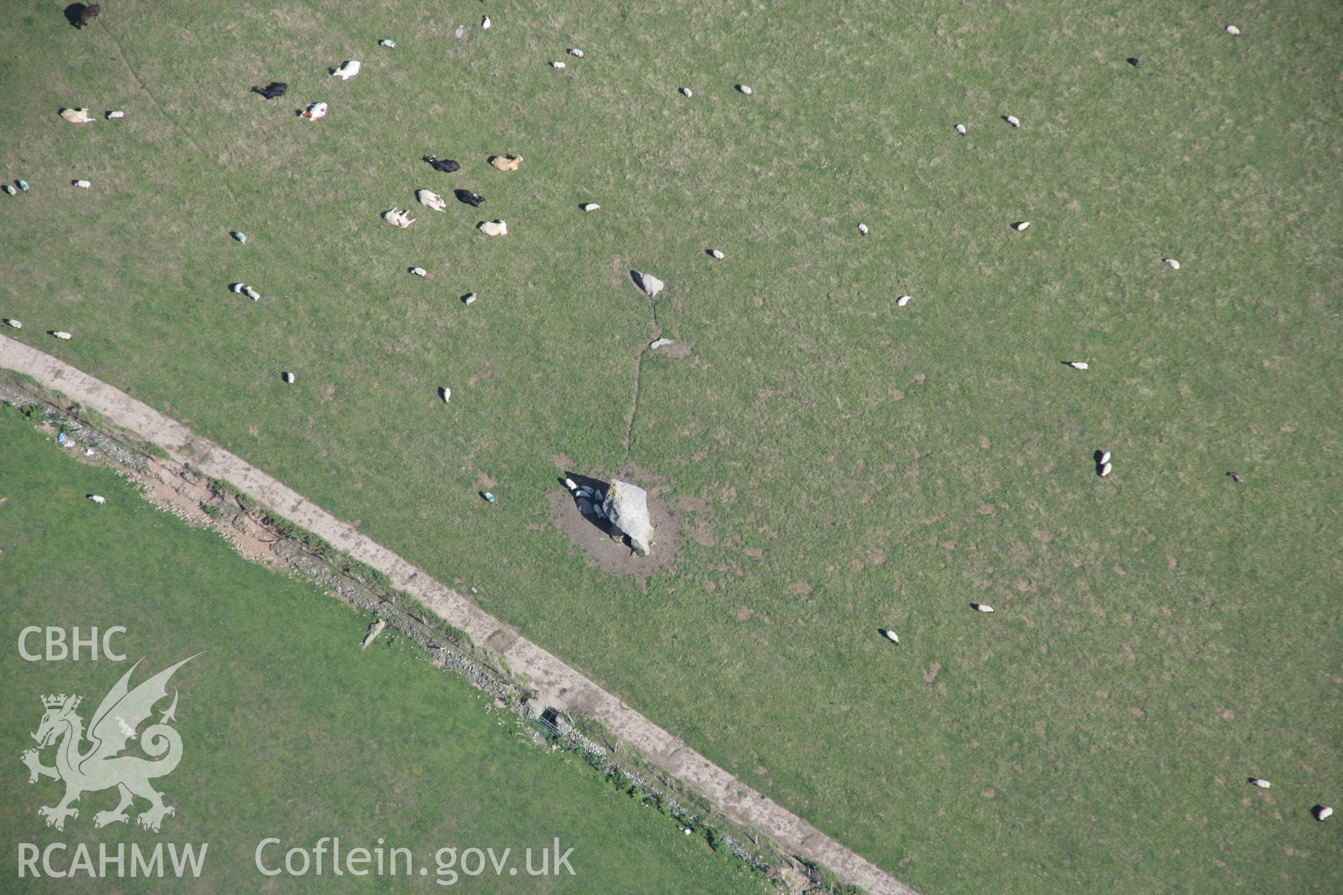 RCAHMW digital colour oblique photograph of Carreg Sampson Burial Chamber. Taken on 01/09/2005 by T.G. Driver.