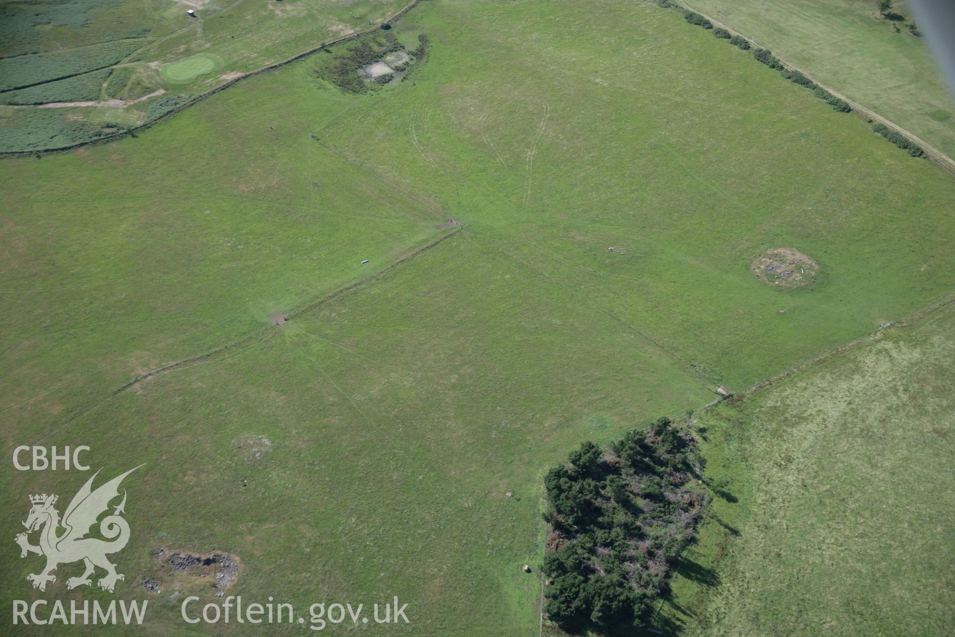 RCAHMW digital colour oblique photograph of Little Hill Round Barrows viewed from the east. Taken on 21/07/2005 by T.G. Driver.